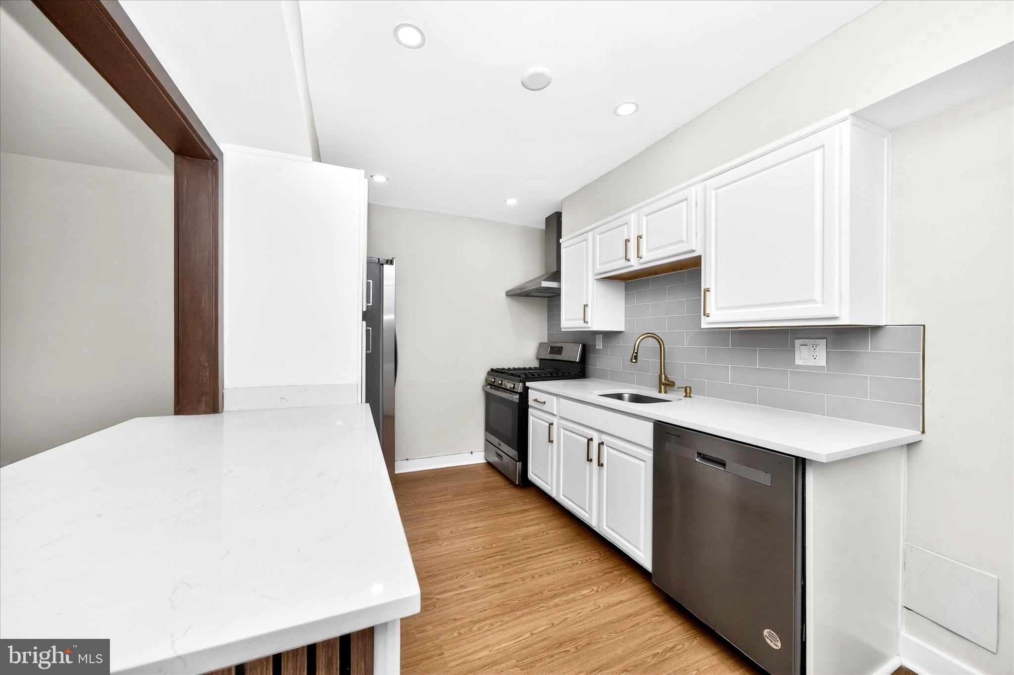 DUPONT VILLAGE - Residential