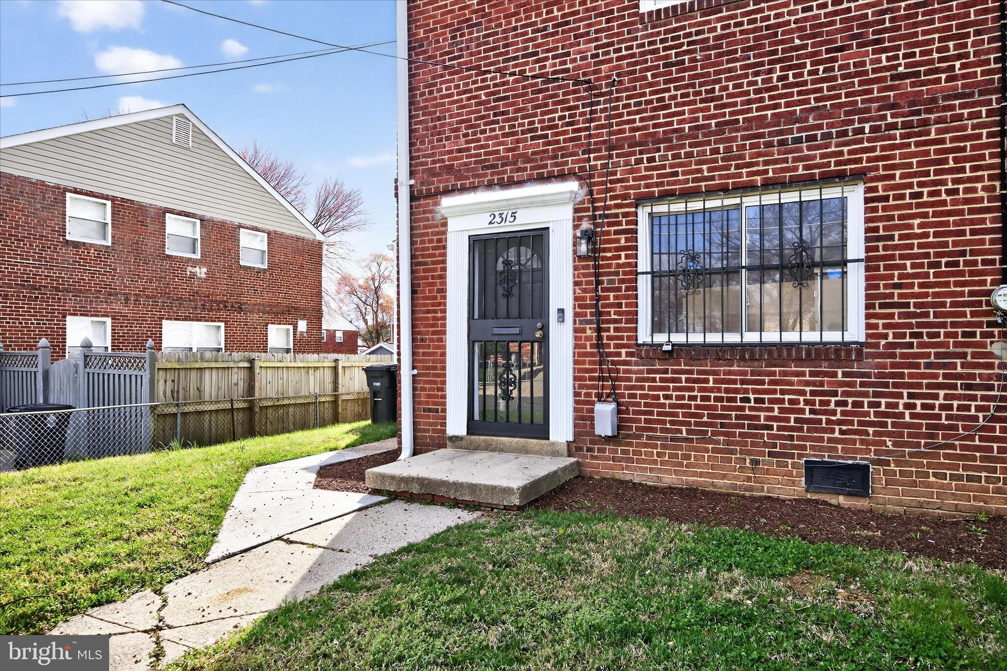 DUPONT VILLAGE - Residential