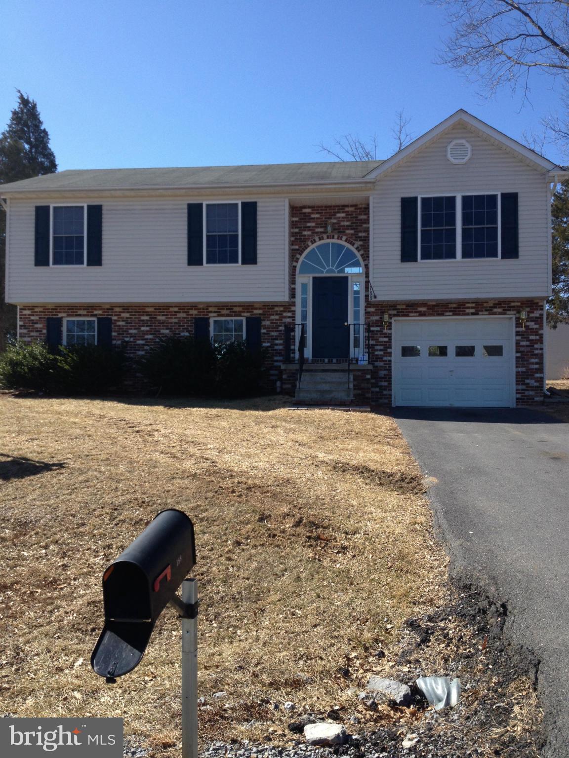 CAMERON ACRES - Residential