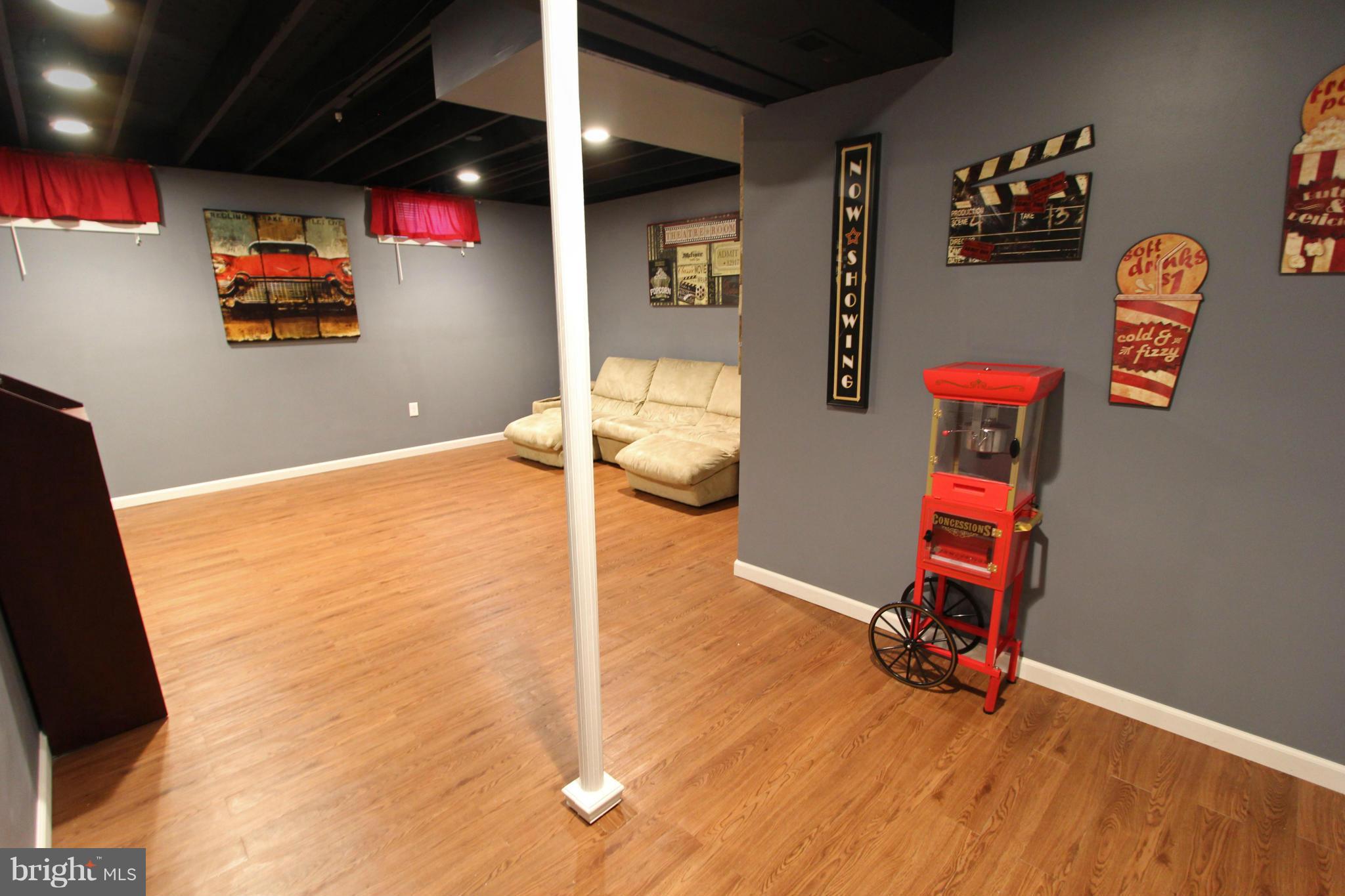 WOODLAND MANOR - Residential