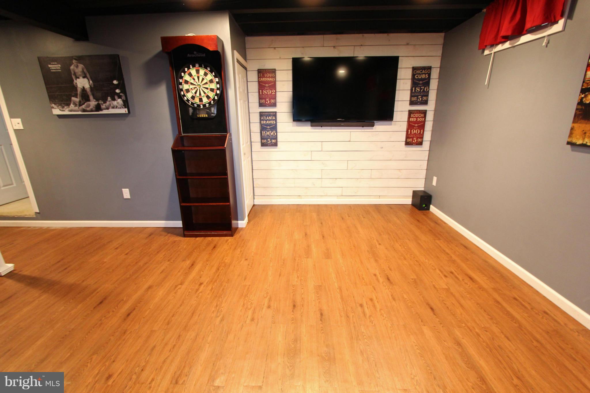 WOODLAND MANOR - Residential