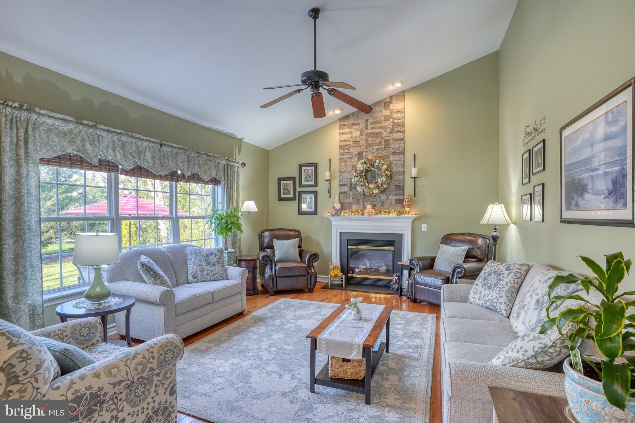 THE LEGENDS - Residential