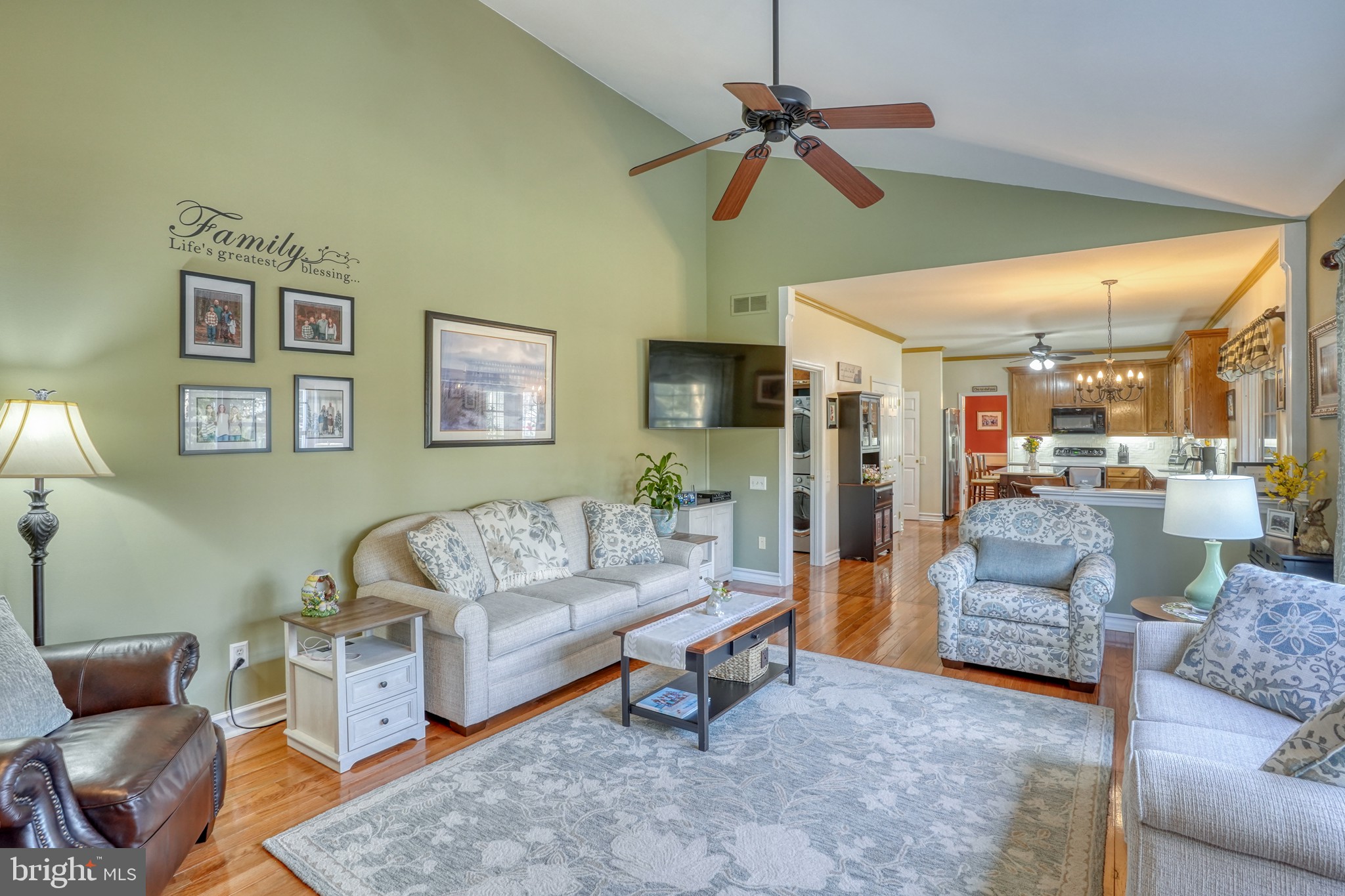 THE LEGENDS - Residential