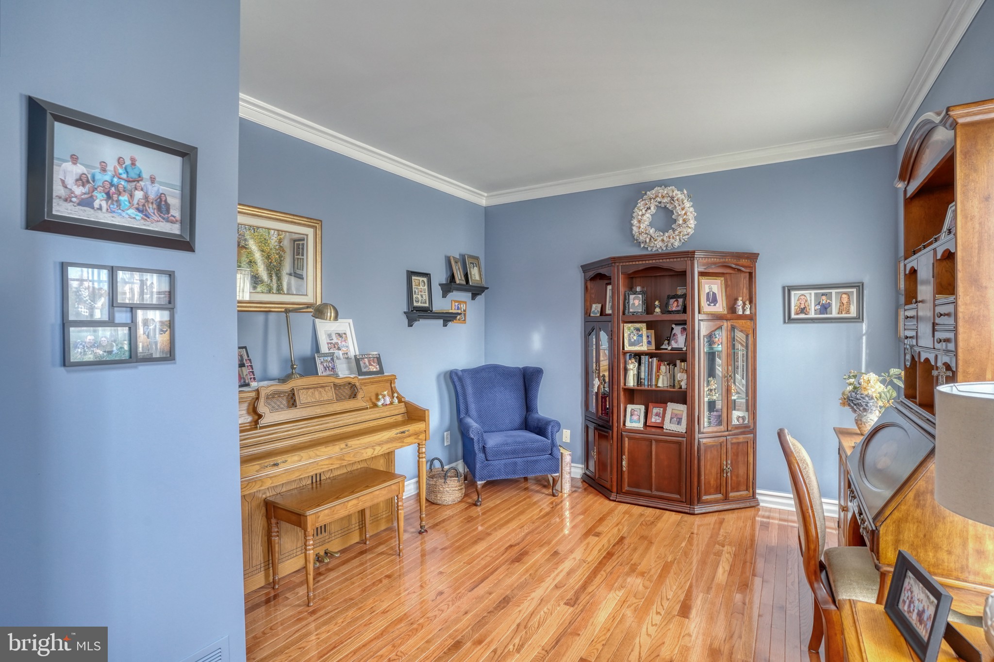 THE LEGENDS - Residential