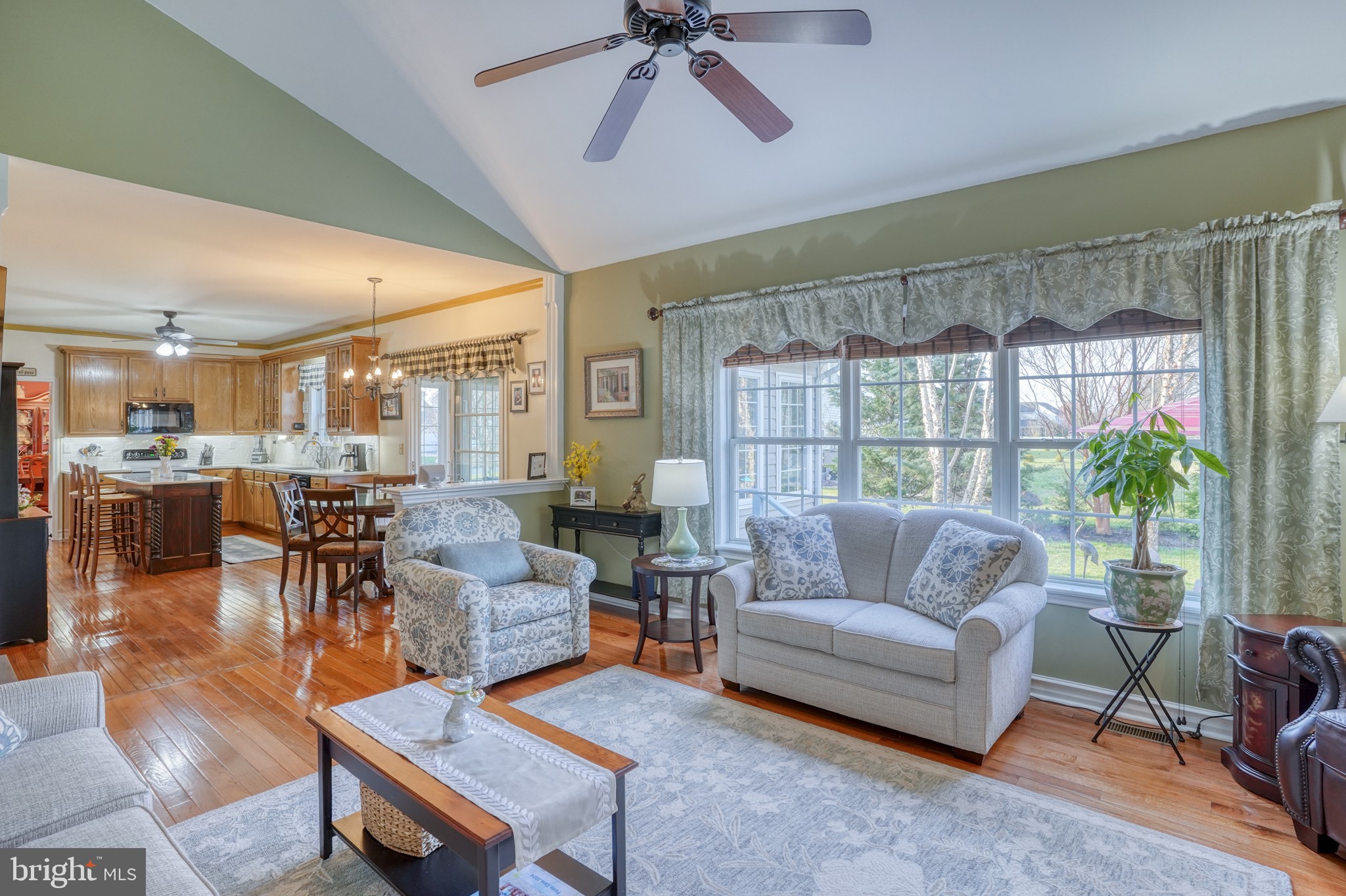 THE LEGENDS - Residential