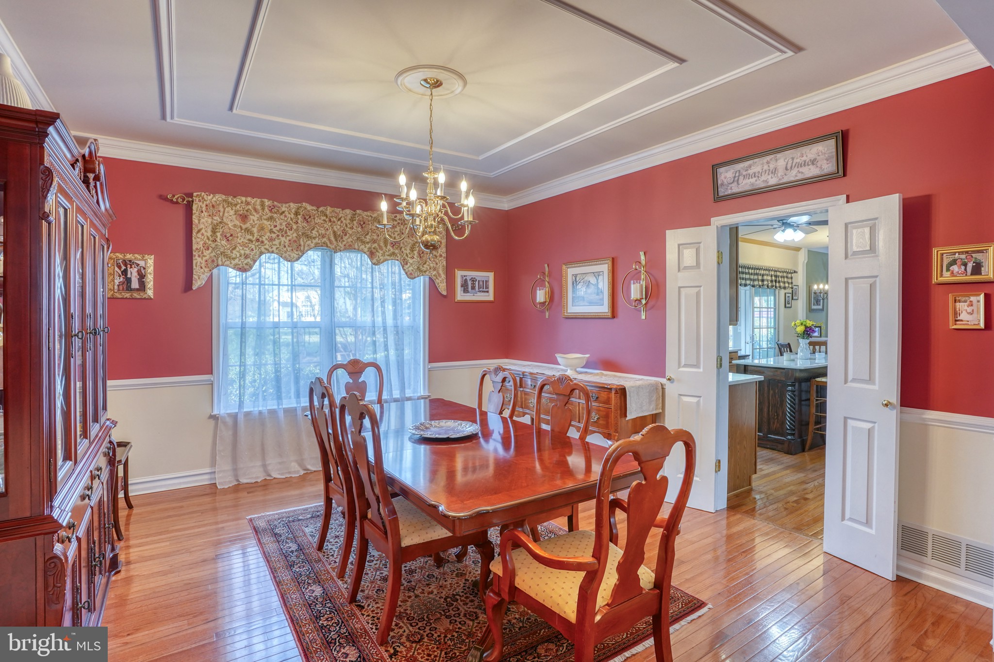 THE LEGENDS - Residential