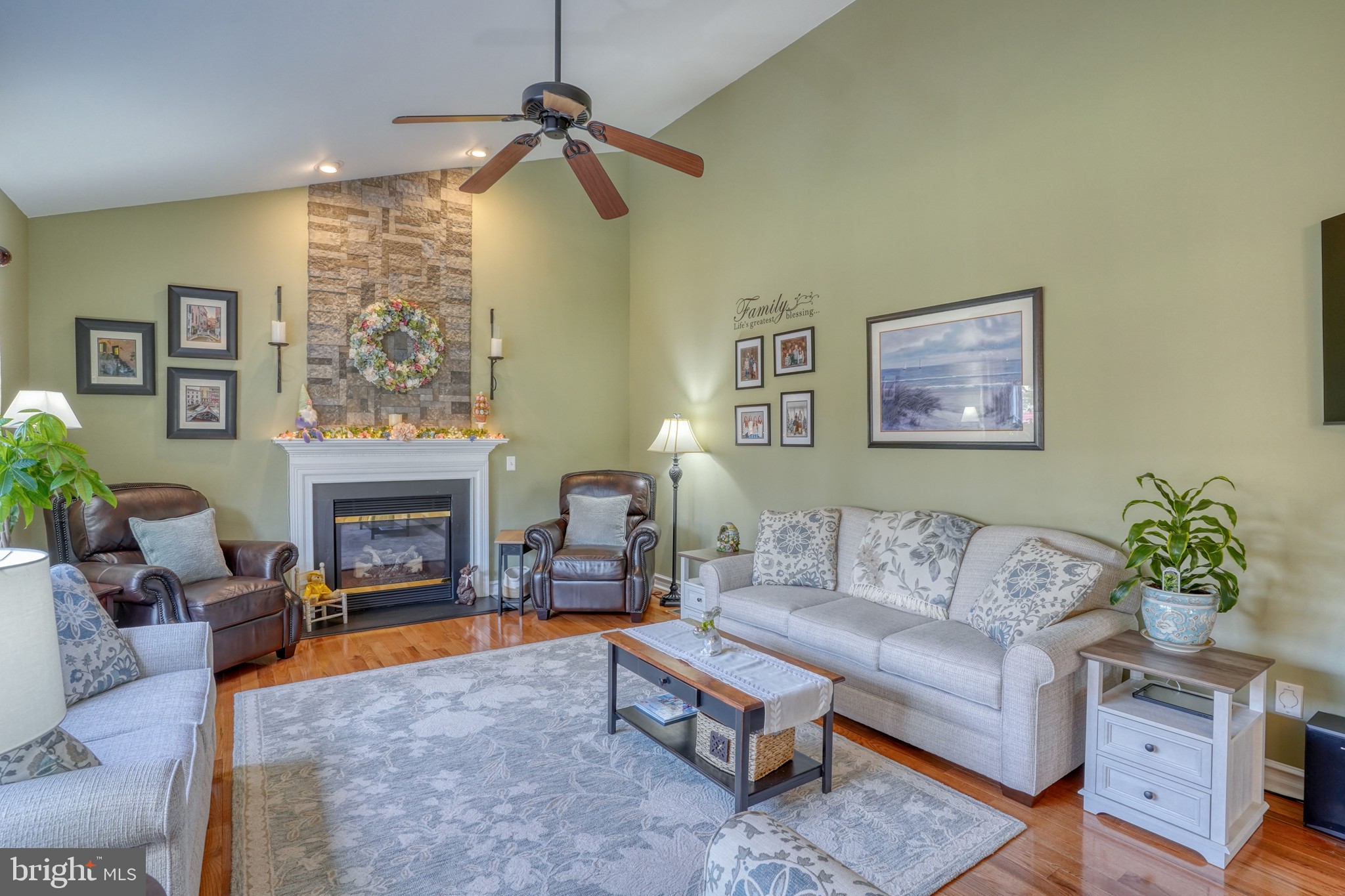 THE LEGENDS - Residential