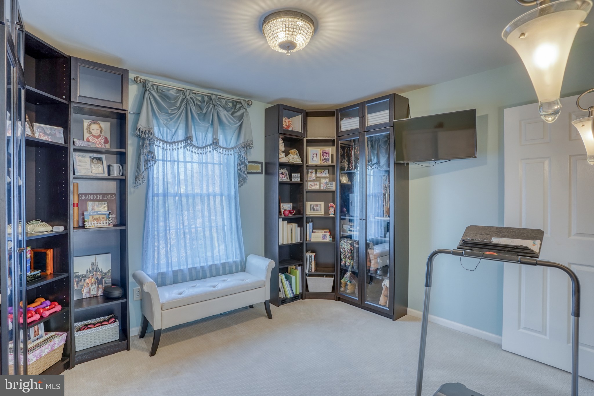 THE LEGENDS - Residential