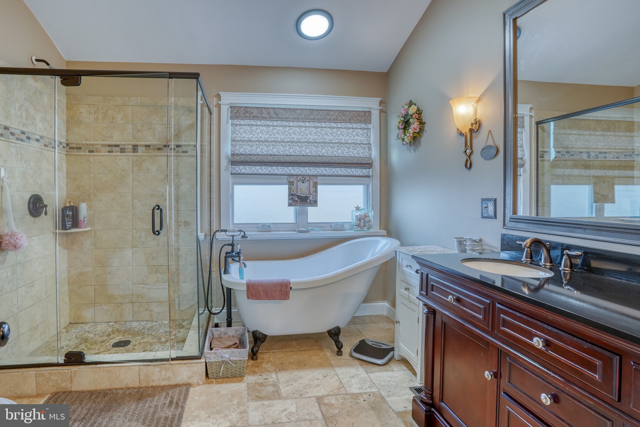 THE LEGENDS - Residential