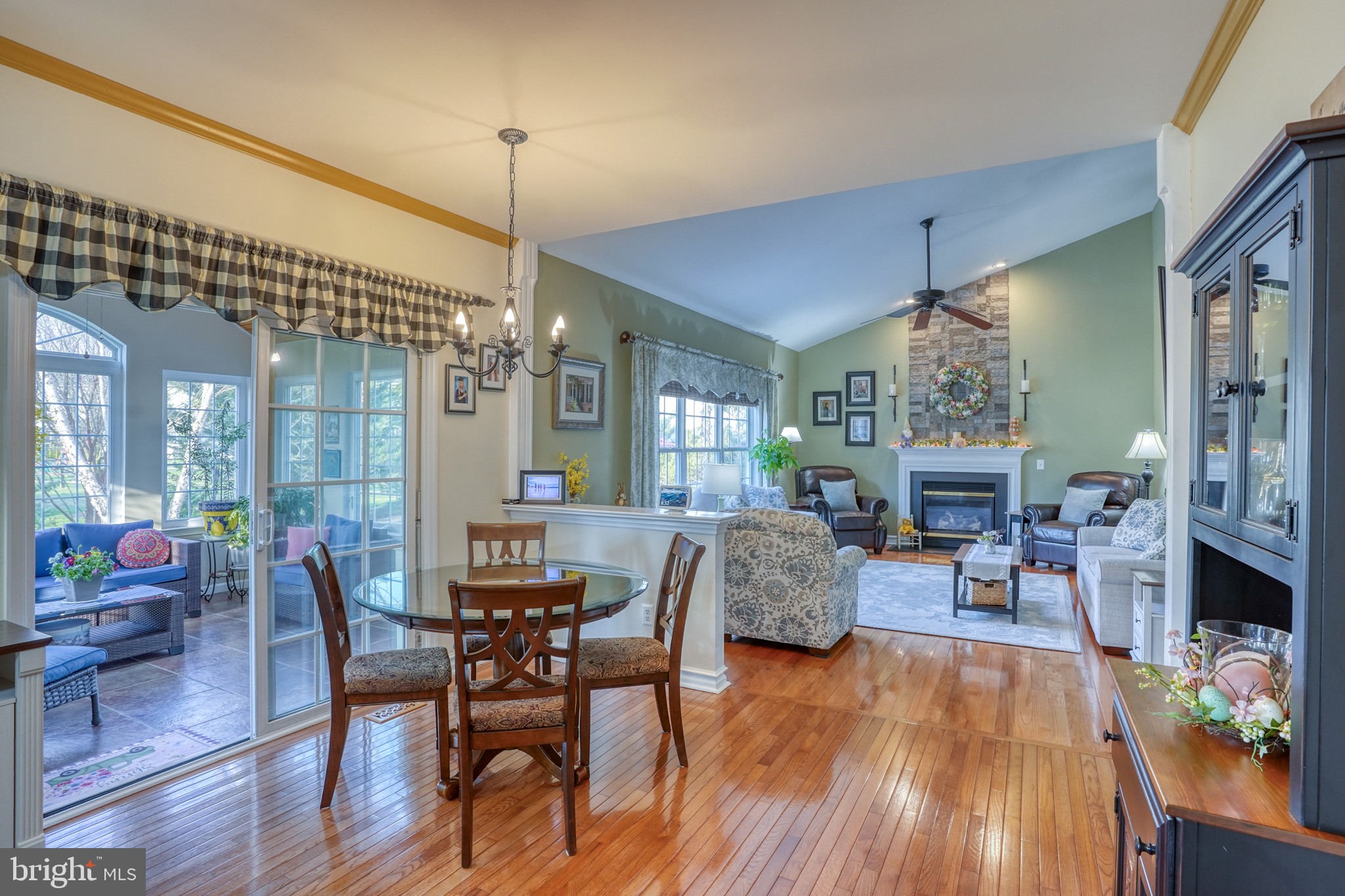 THE LEGENDS - Residential