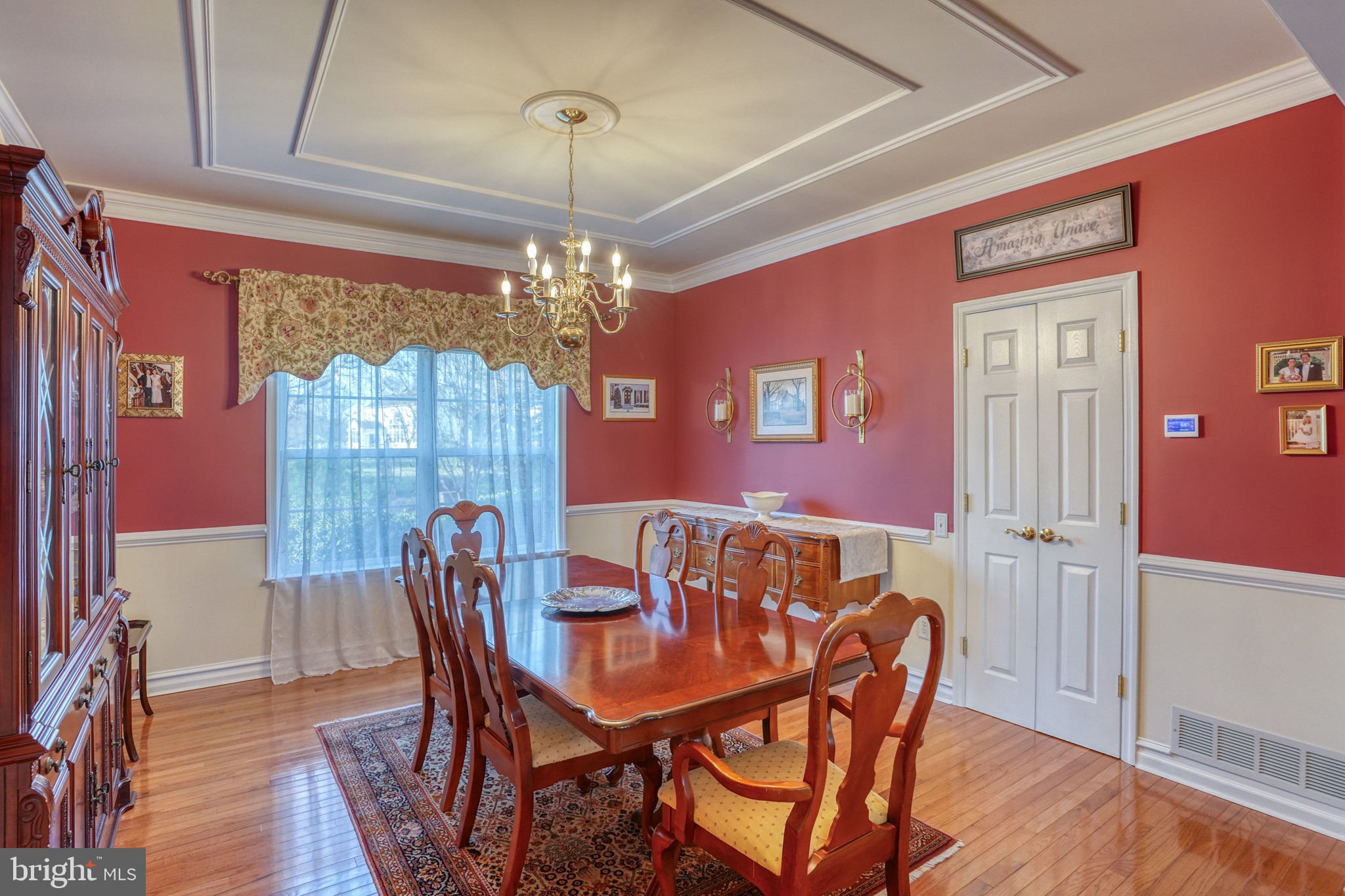 THE LEGENDS - Residential