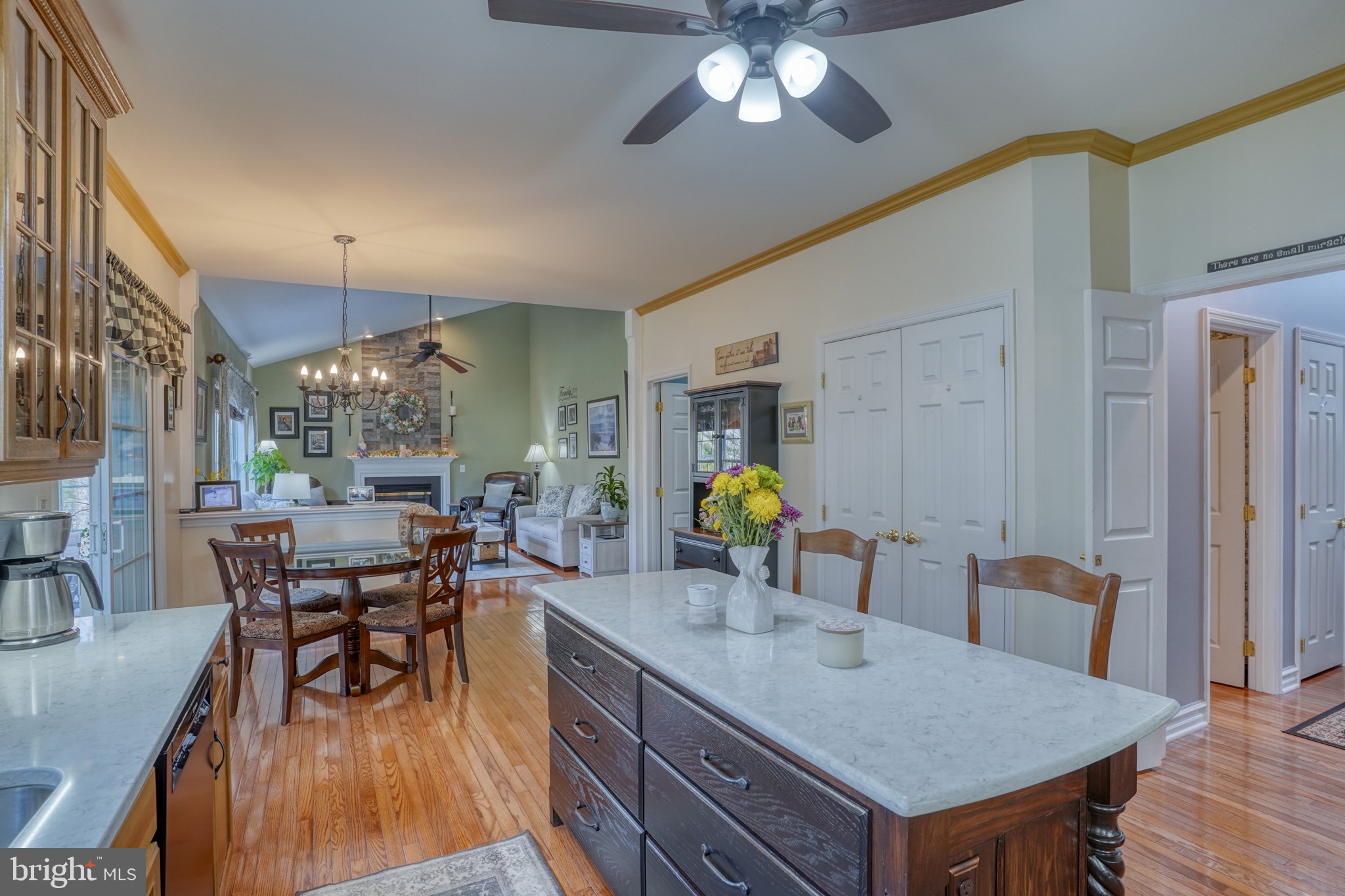 THE LEGENDS - Residential