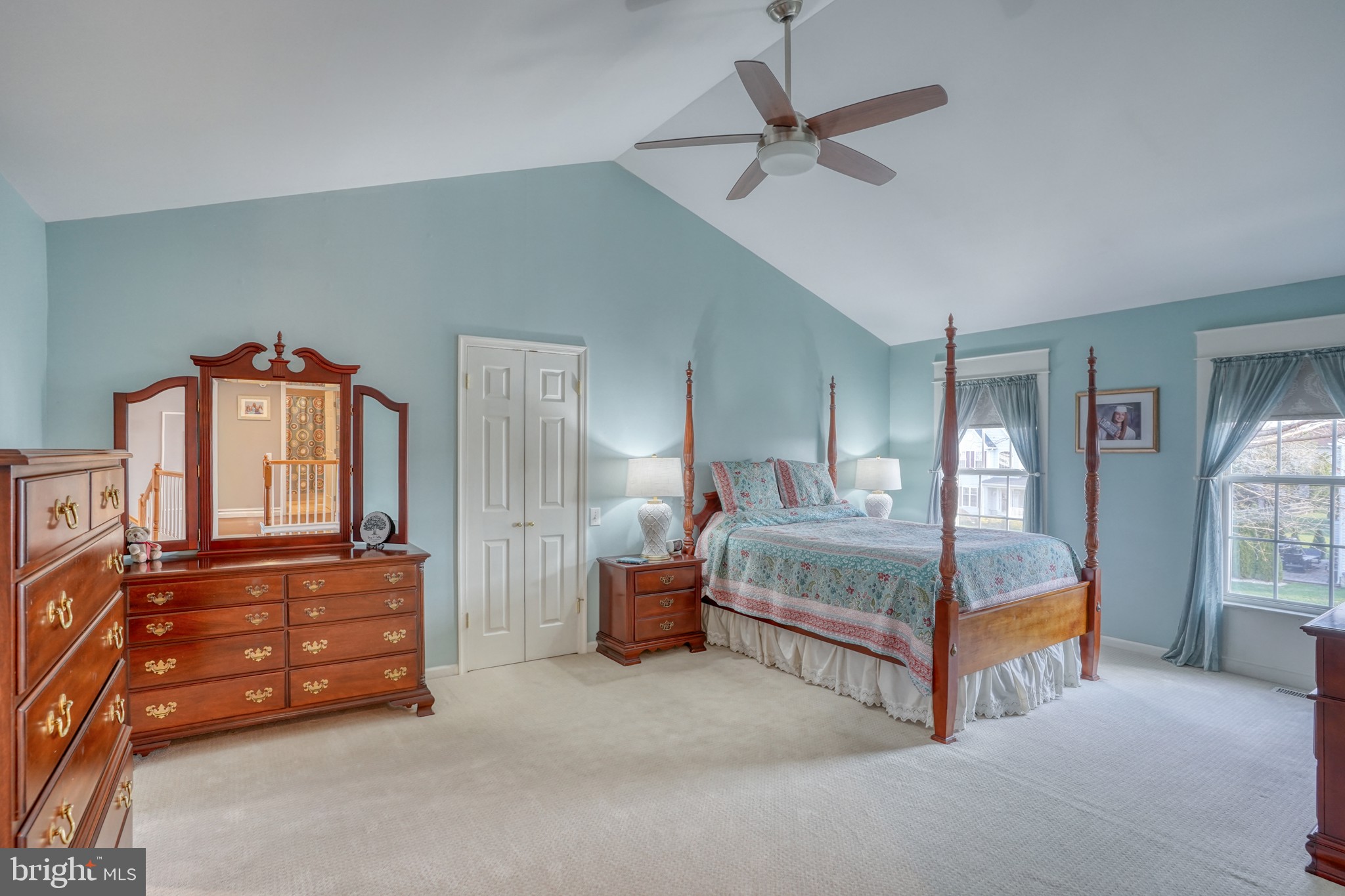 THE LEGENDS - Residential