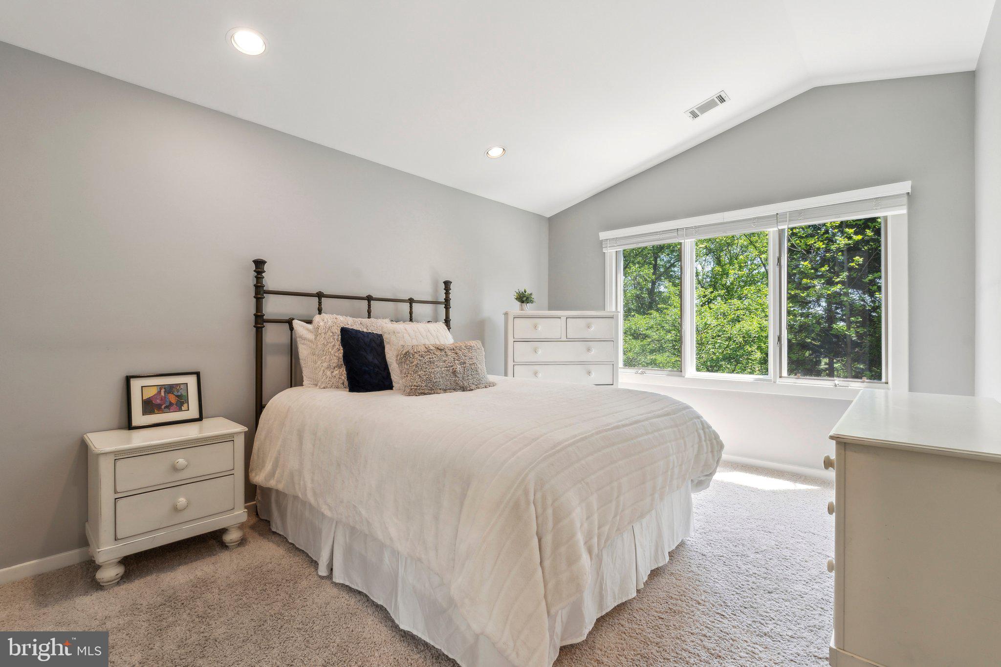 GLEN HILLS - Residential