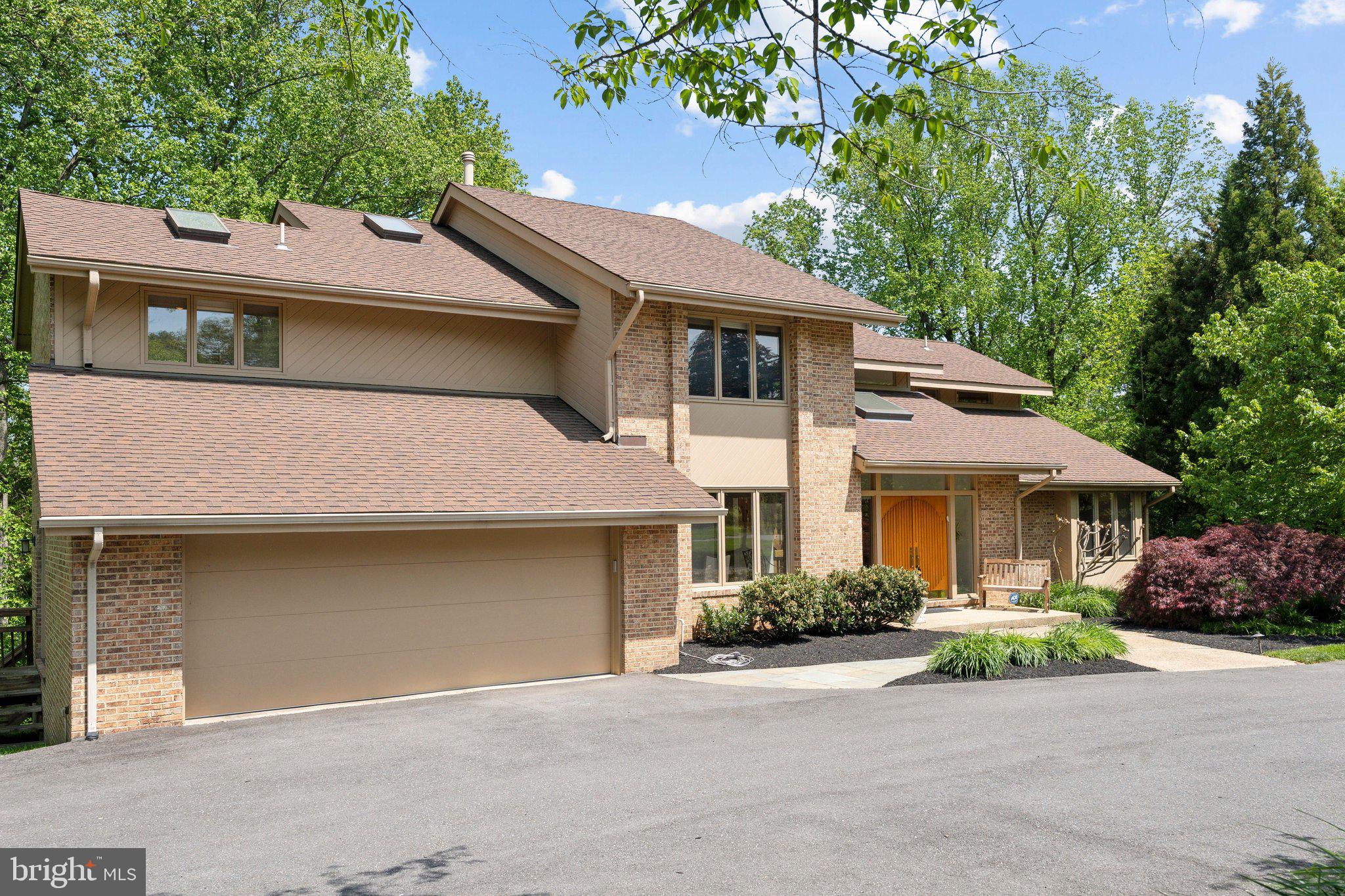6 MONTERRA COURT