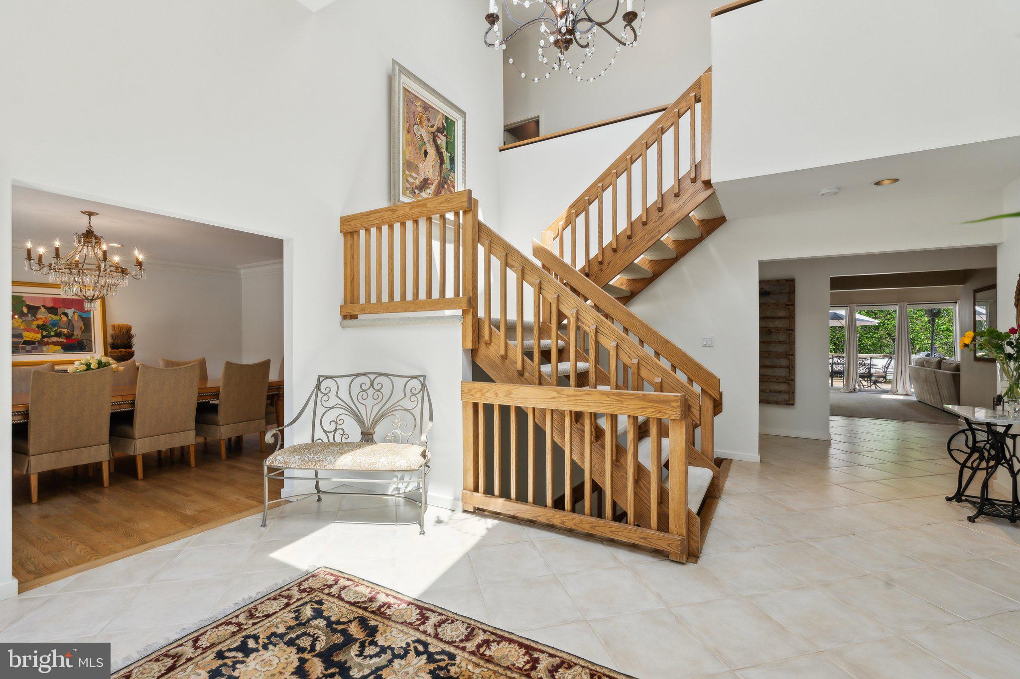 6 MONTERRA COURT