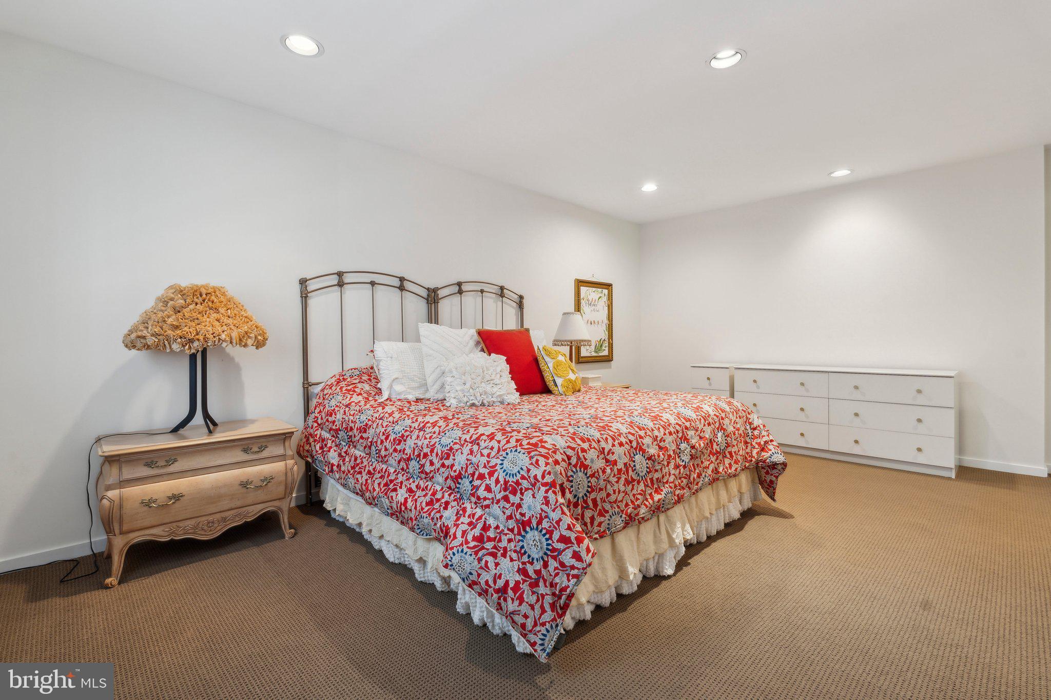 GLEN HILLS - Residential