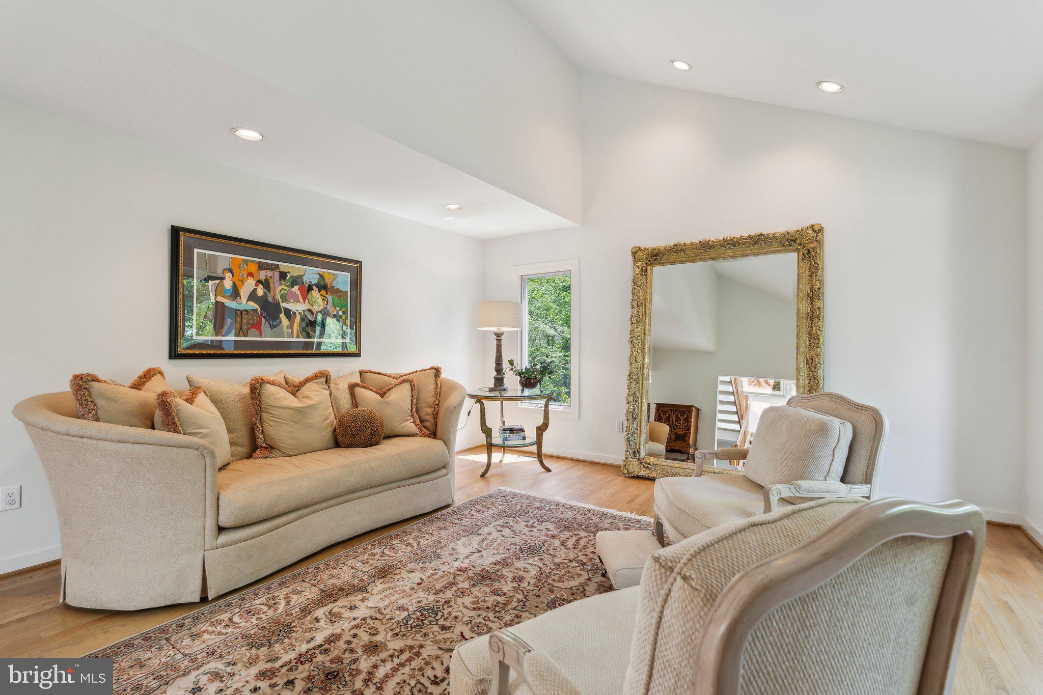 GLEN HILLS - Residential