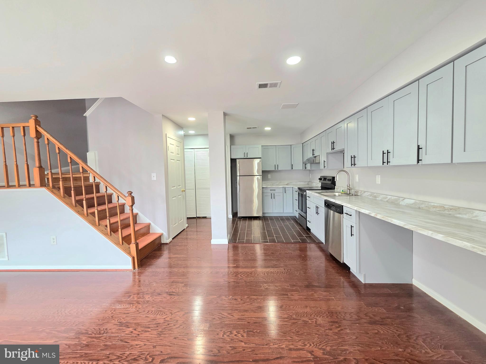 NEWGATE - Residential Lease