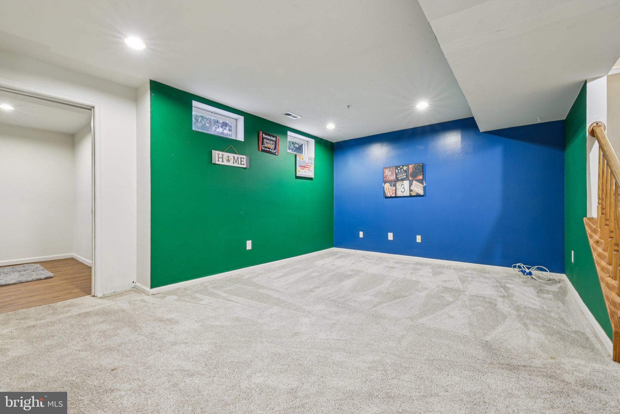 SEVEN OAKS - Residential Lease