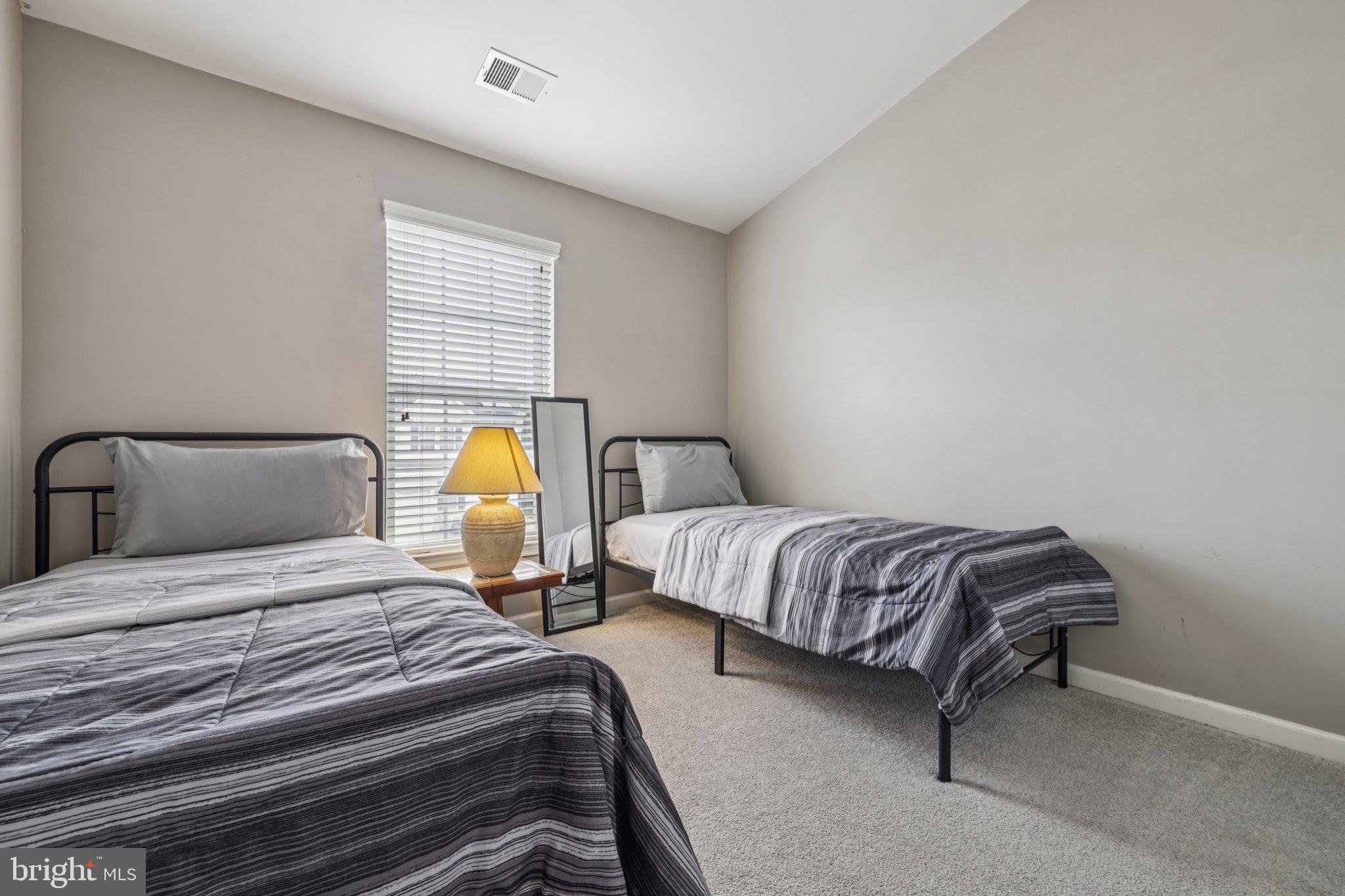 SEVEN OAKS - Residential Lease