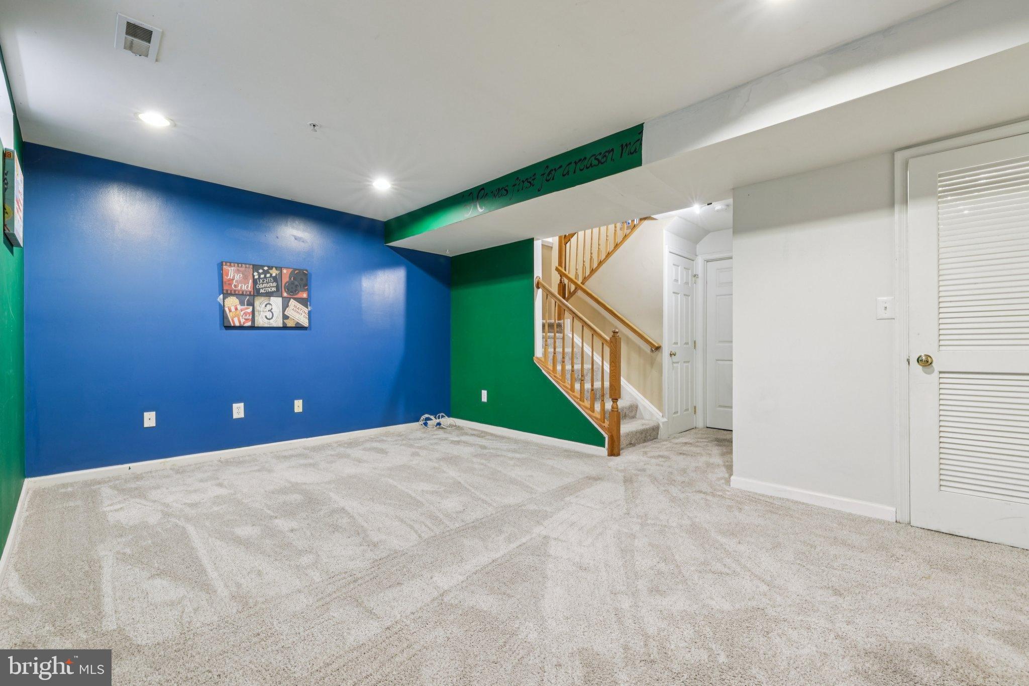 SEVEN OAKS - Residential Lease