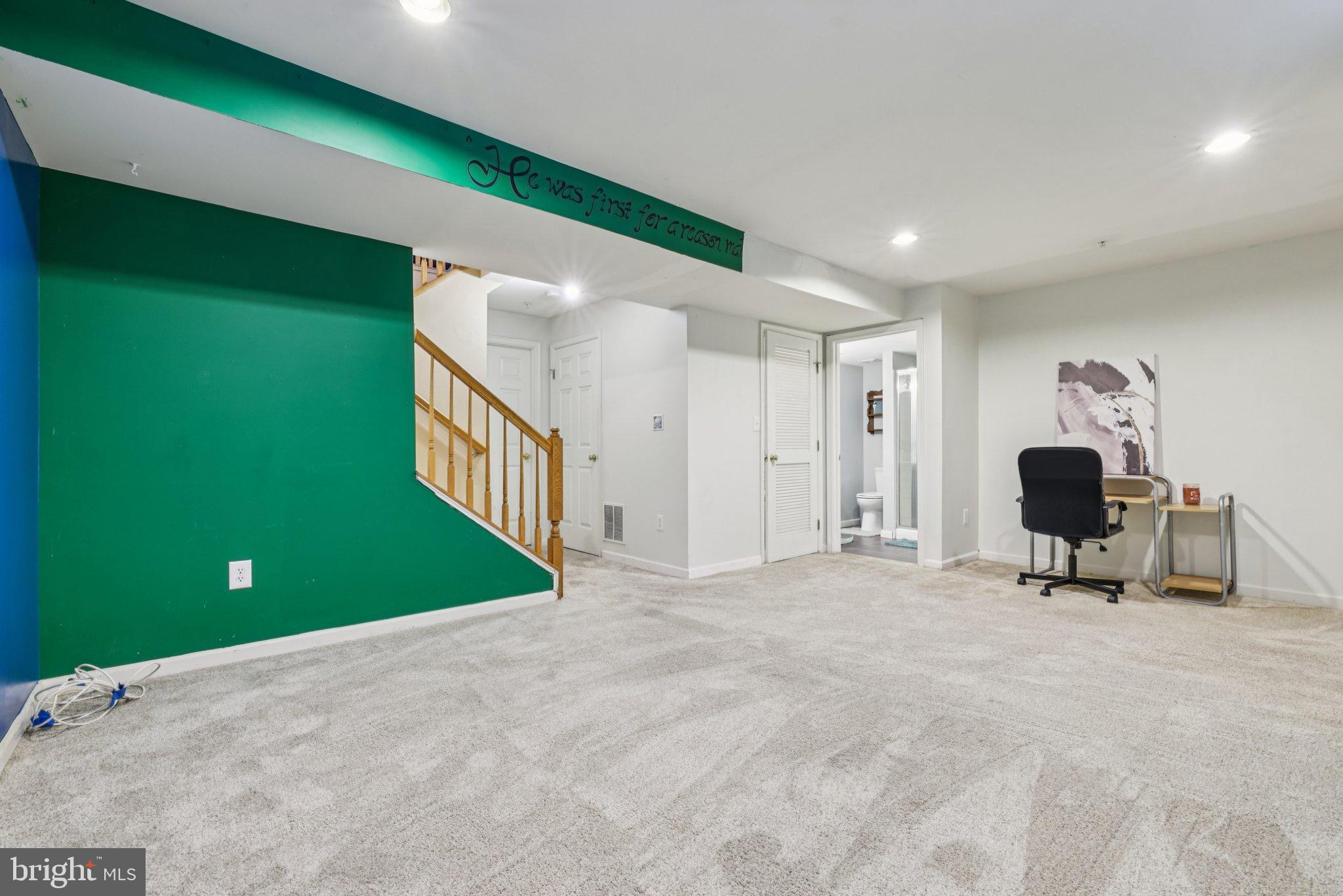 SEVEN OAKS - Residential Lease