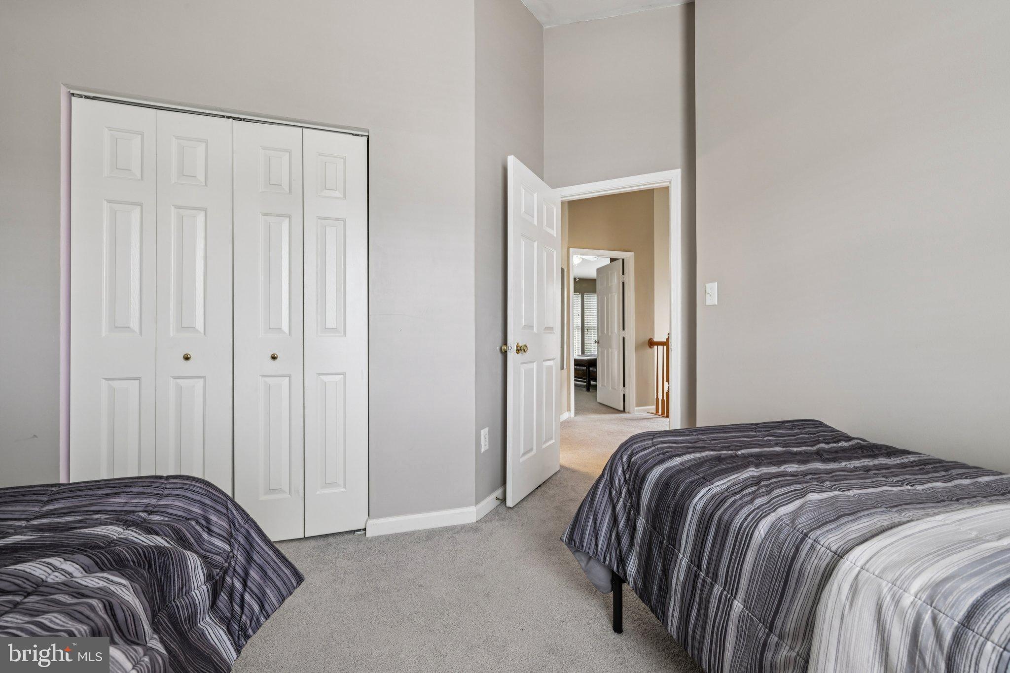 SEVEN OAKS - Residential Lease