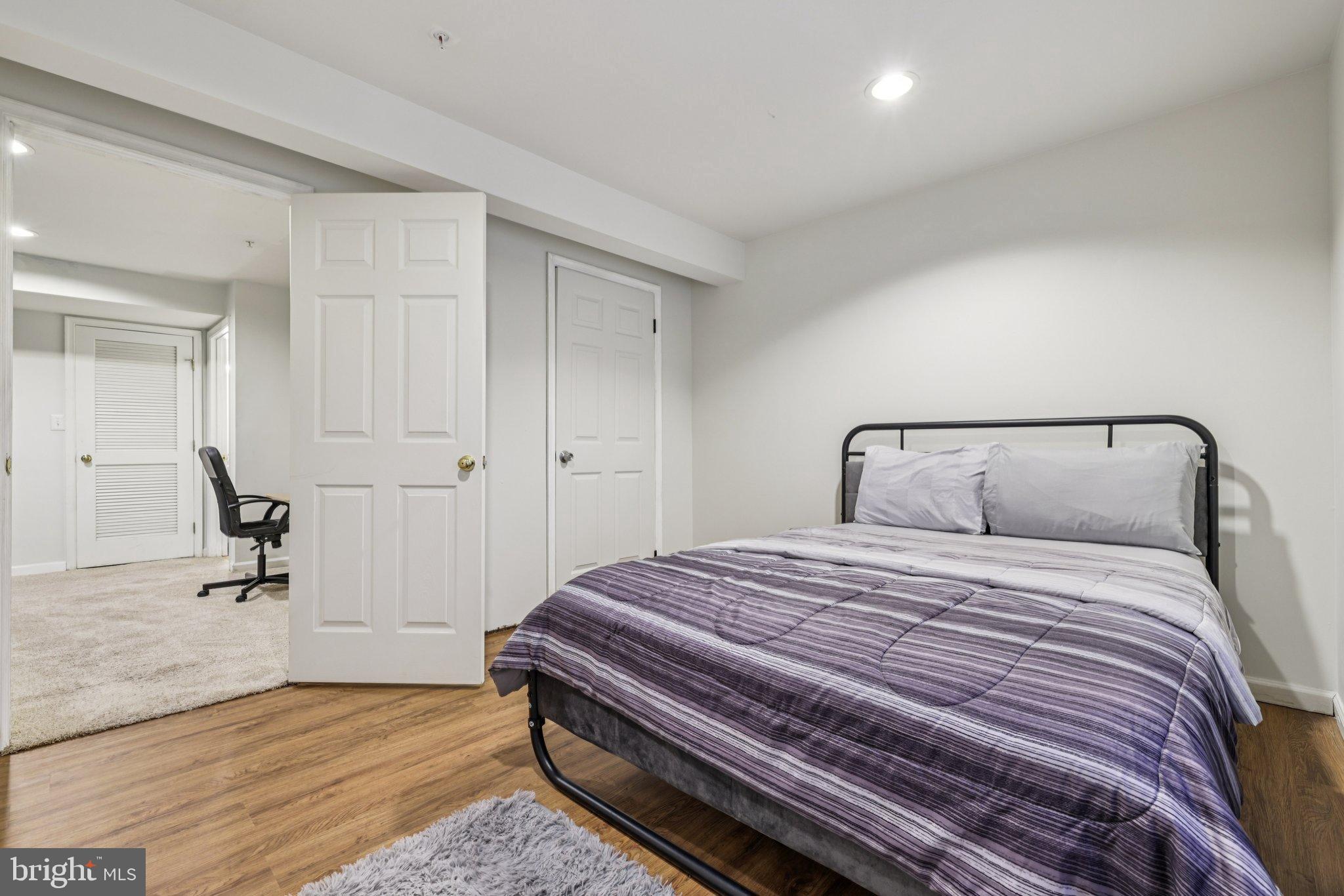 SEVEN OAKS - Residential Lease