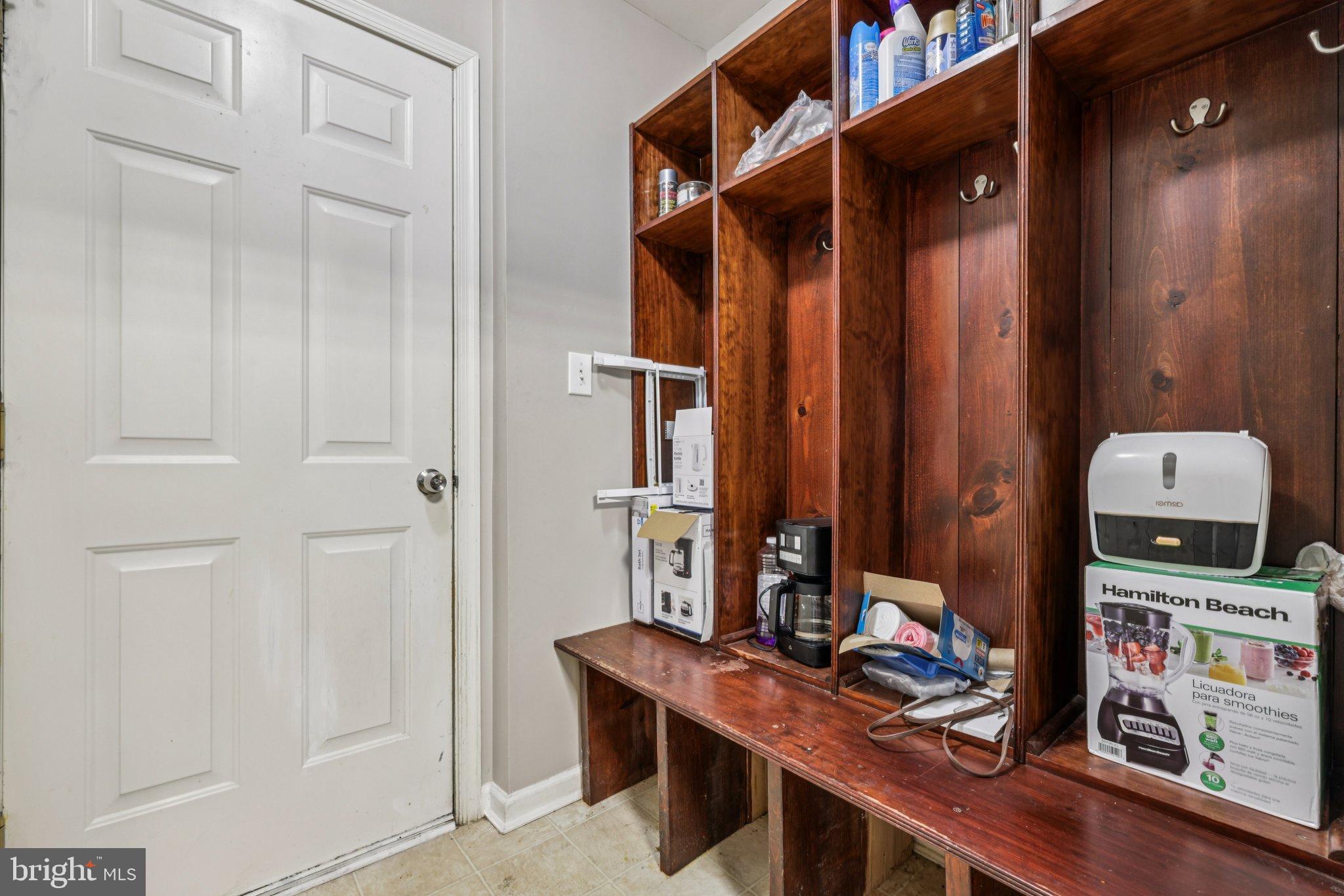 SEVEN OAKS - Residential Lease