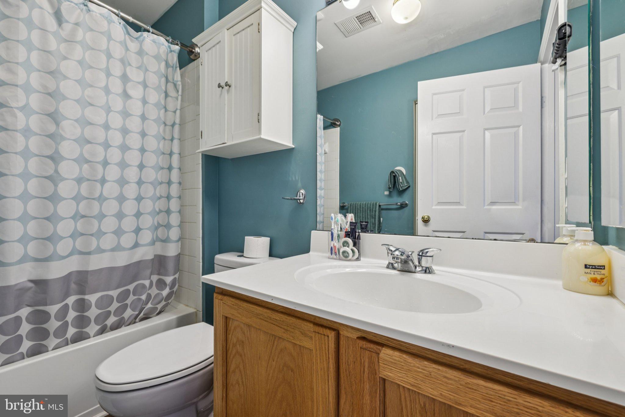 SEVEN OAKS - Residential Lease