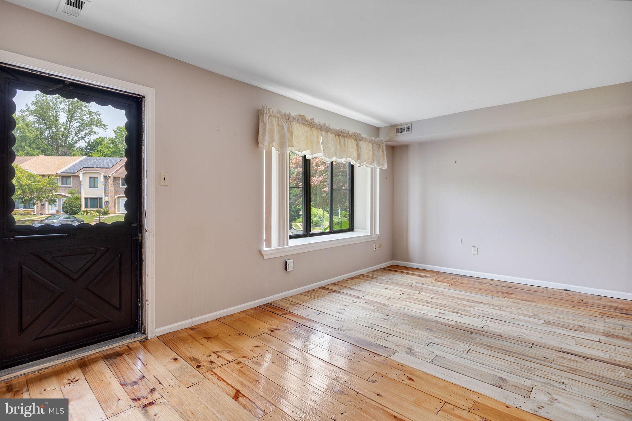 VILLAGE SHIRES - Residential