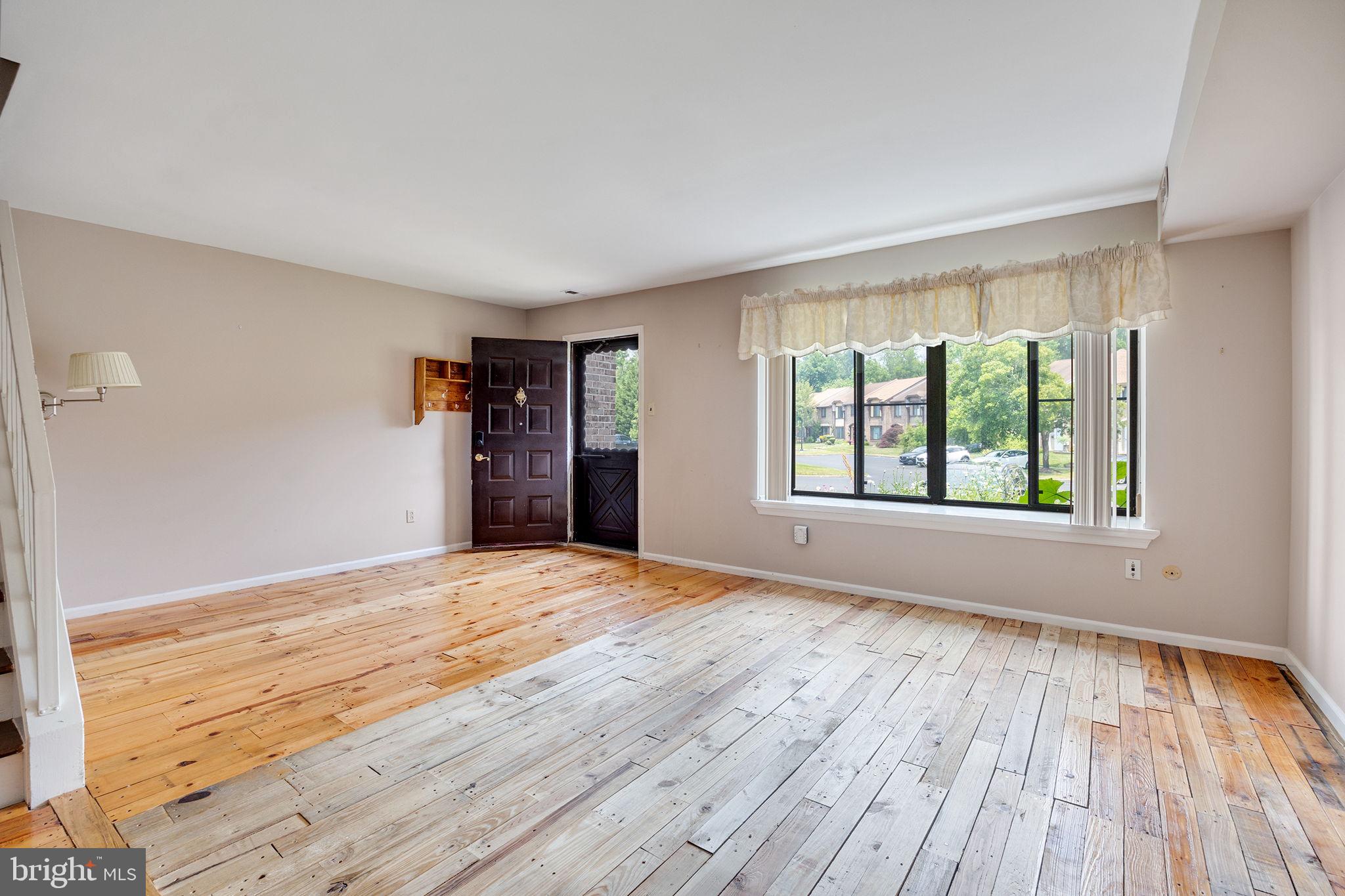 VILLAGE SHIRES - Residential