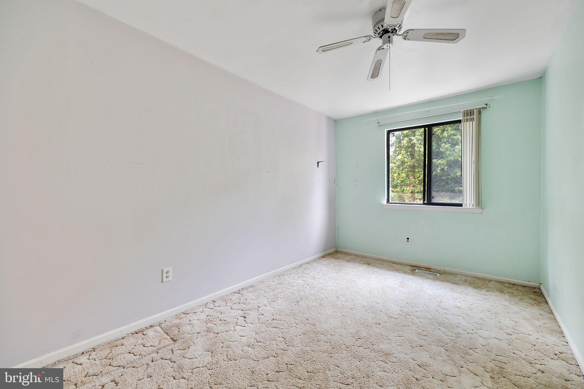 VILLAGE SHIRES - Residential