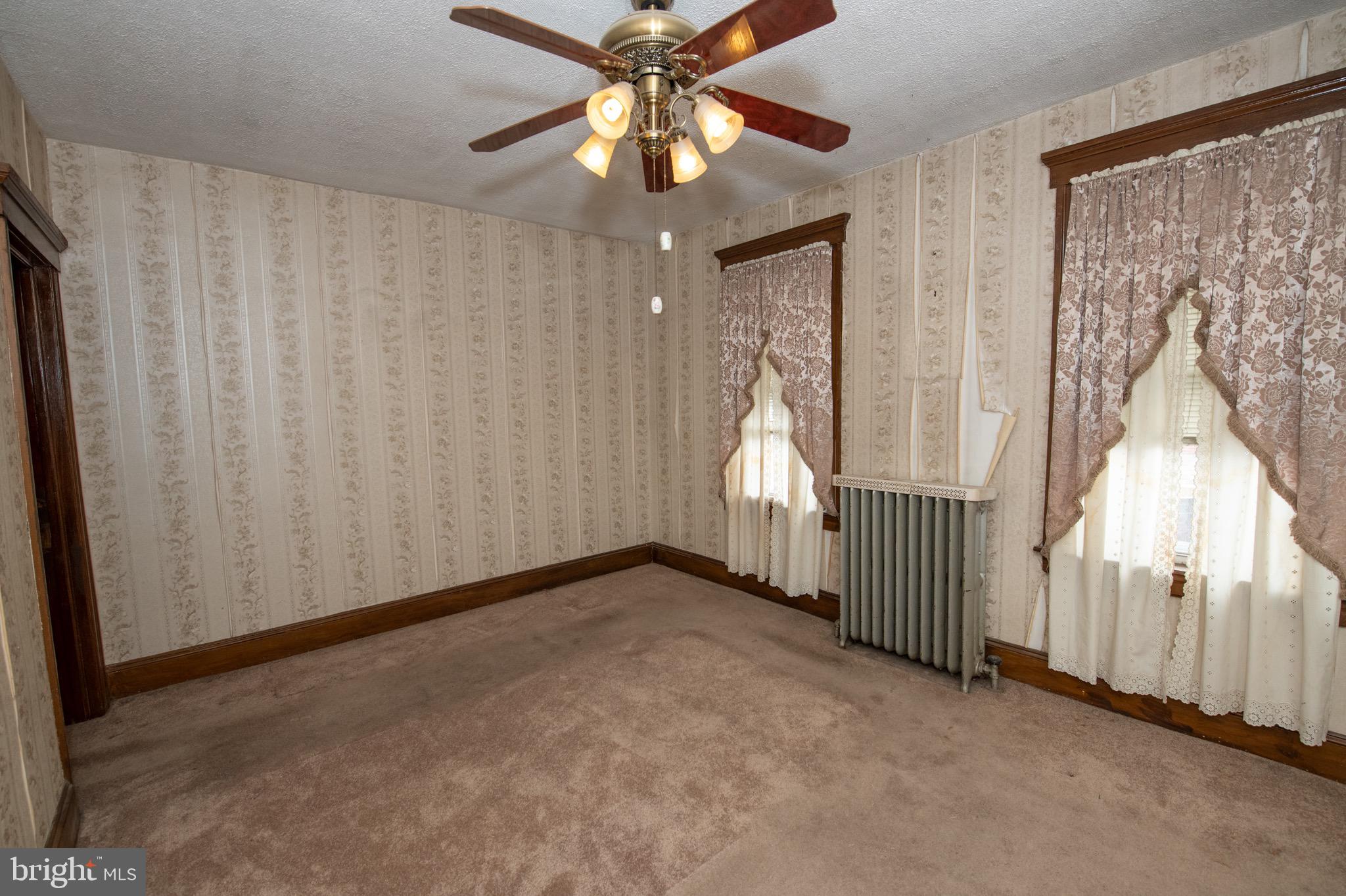 BRIDESBURG - Residential