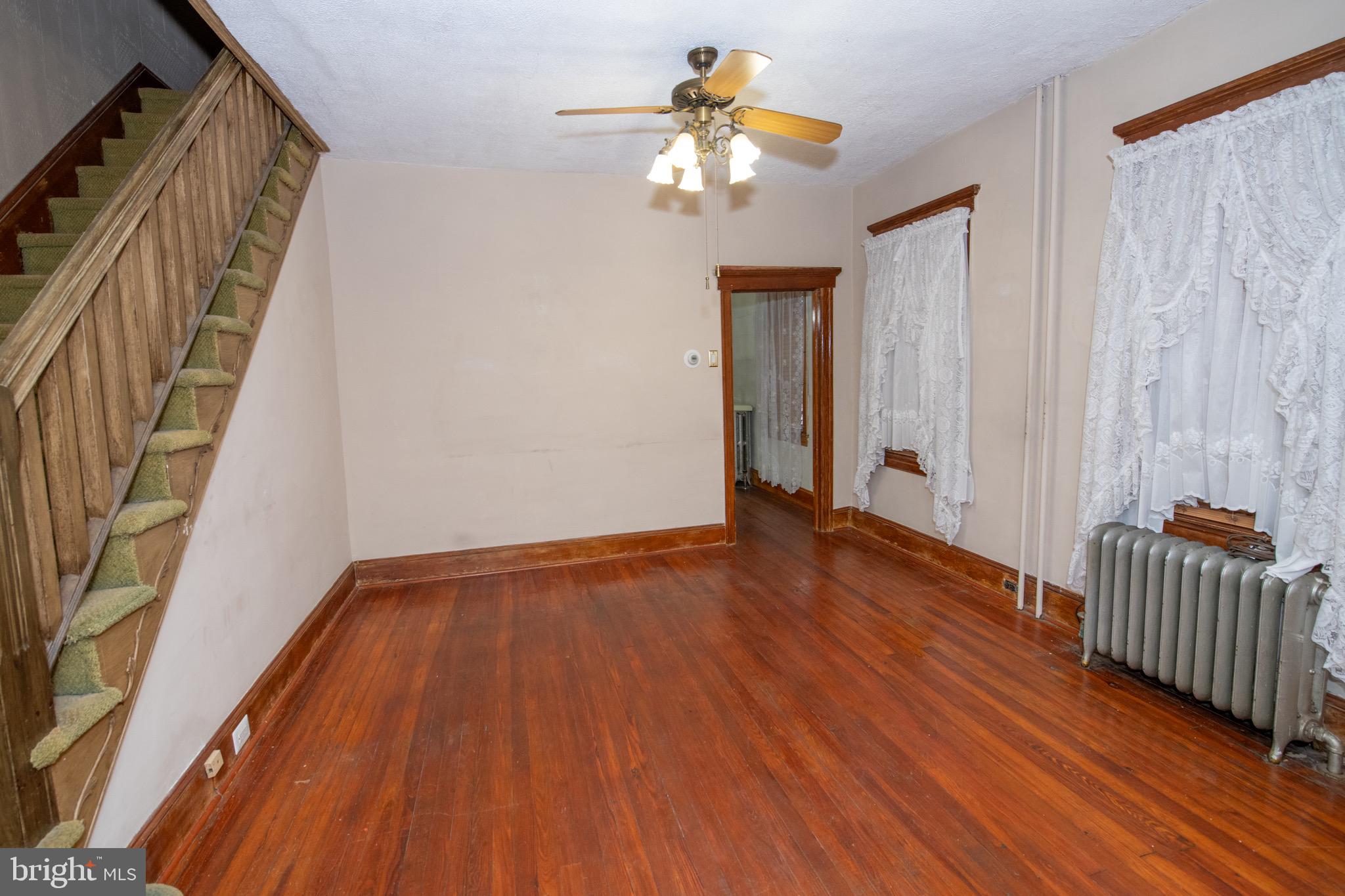 BRIDESBURG - Residential