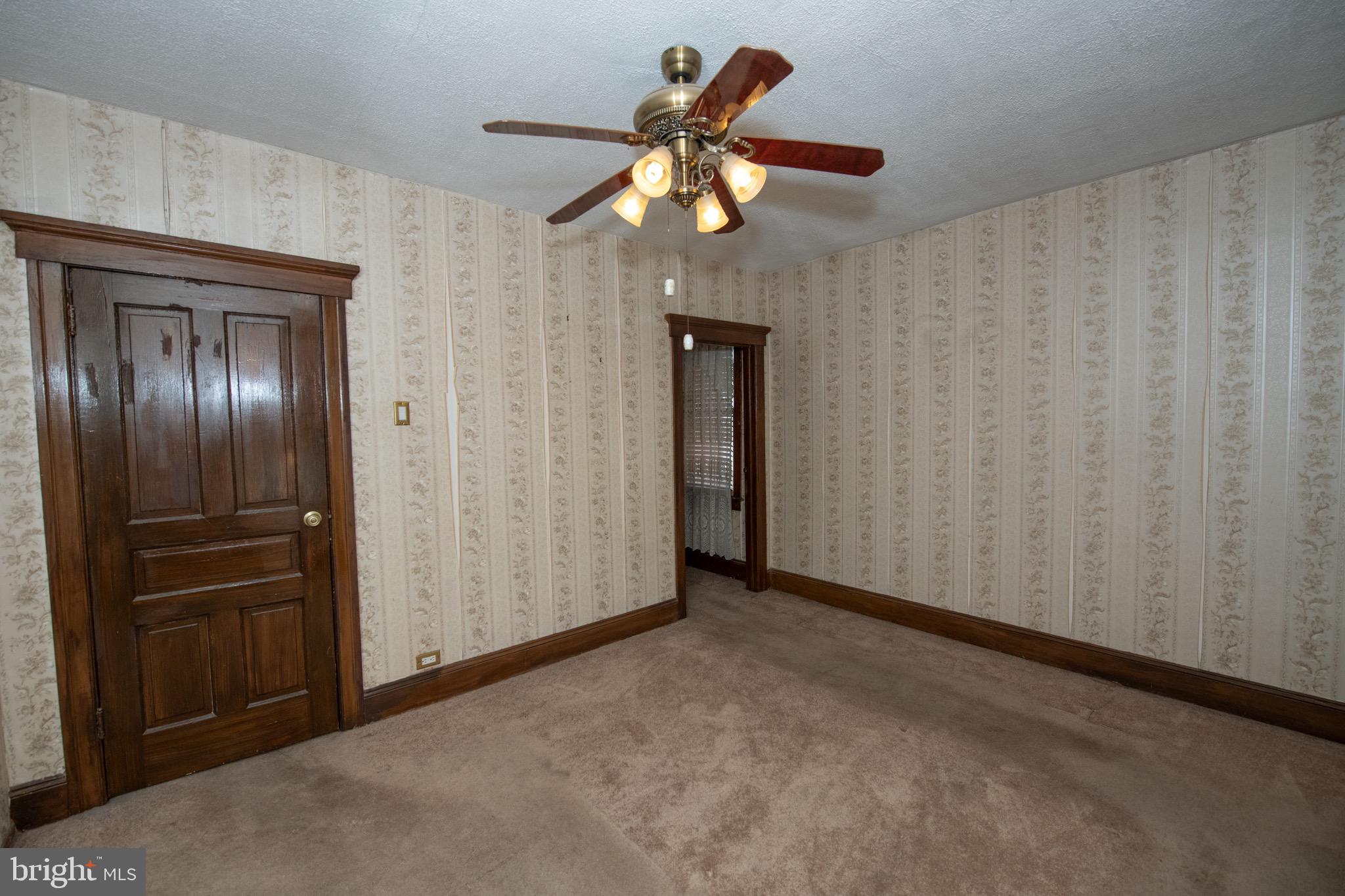 BRIDESBURG - Residential