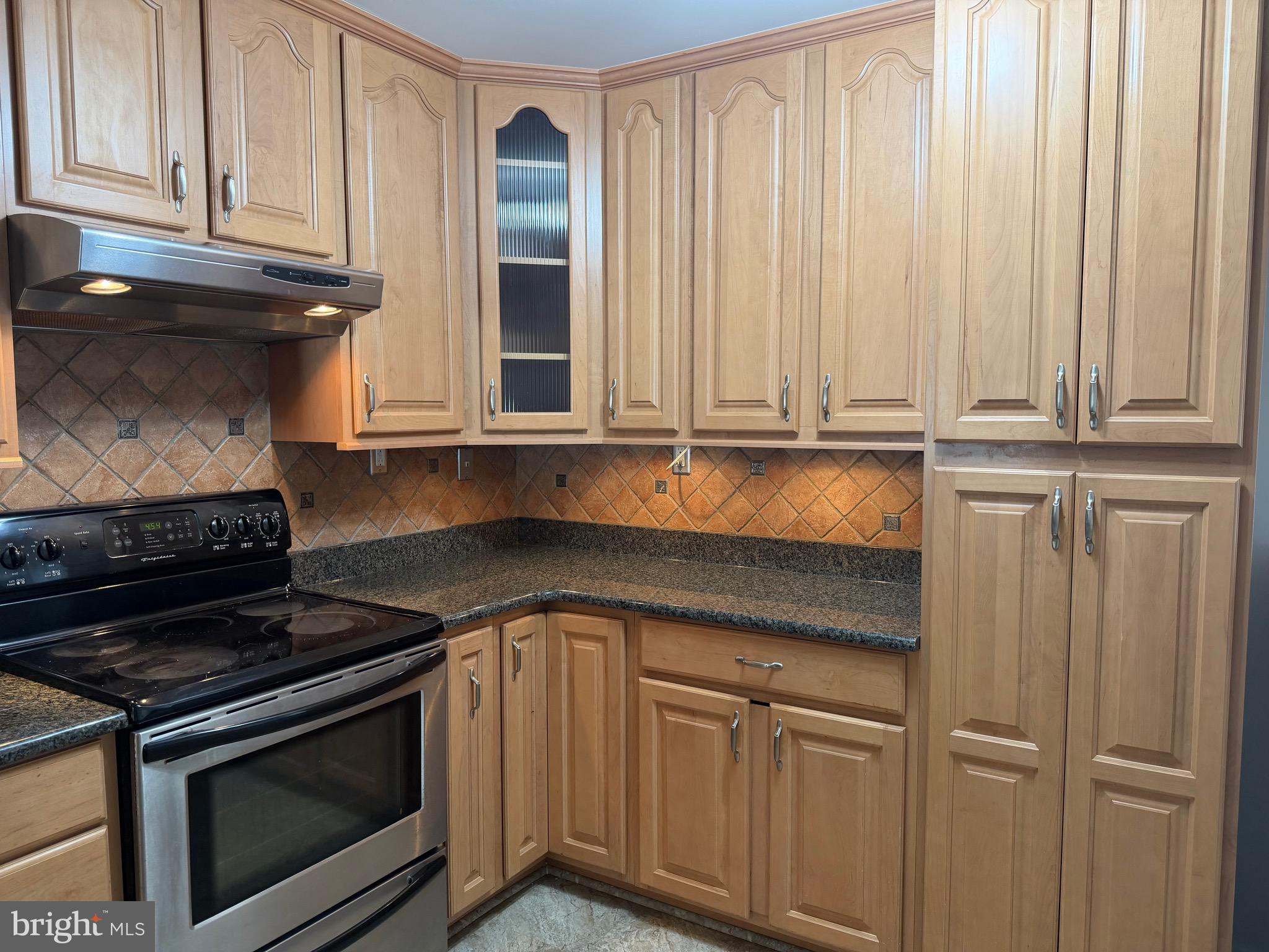 VILLAGE SHIRES - Residential