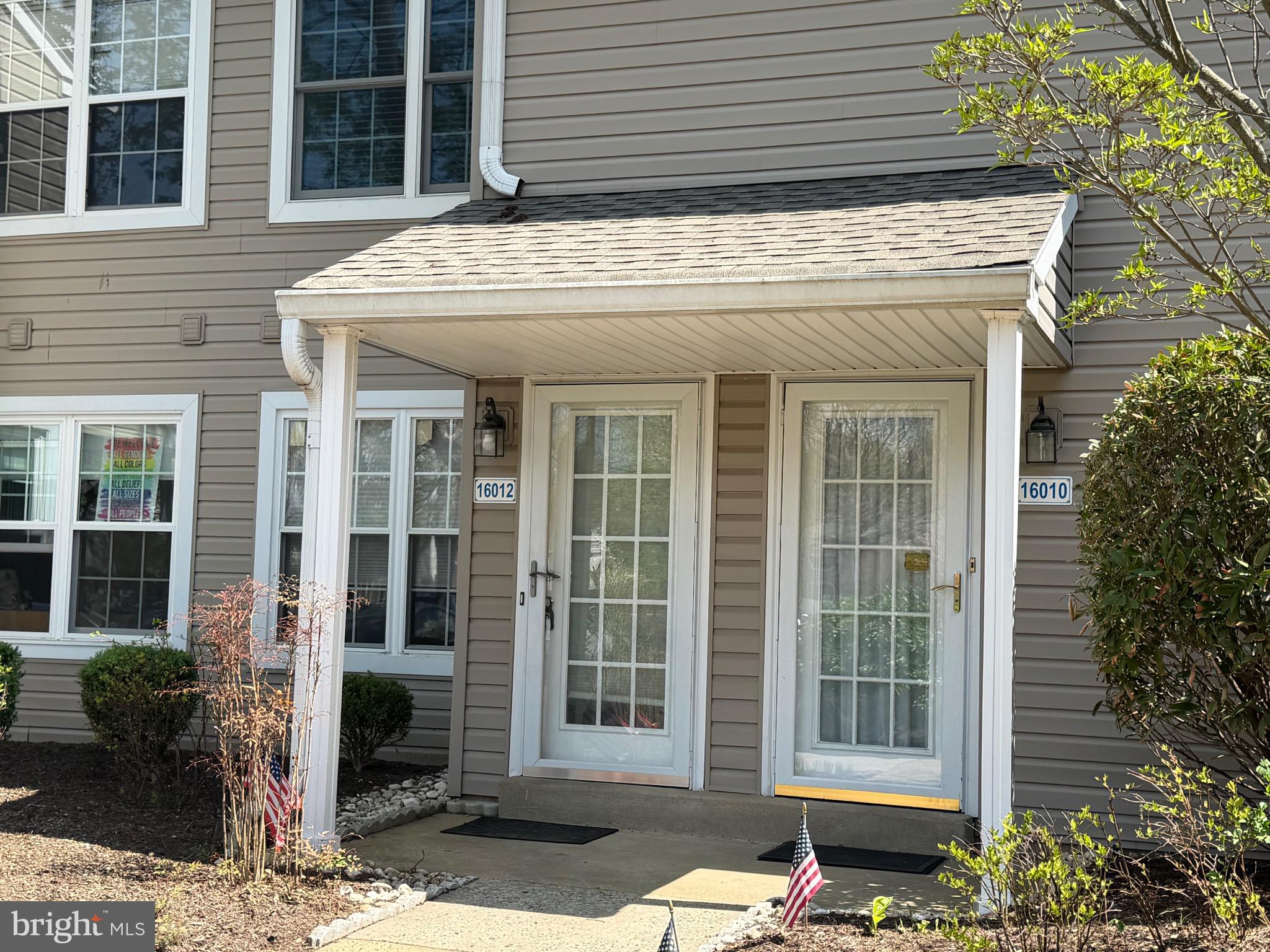 VILLAGE SHIRES - Residential