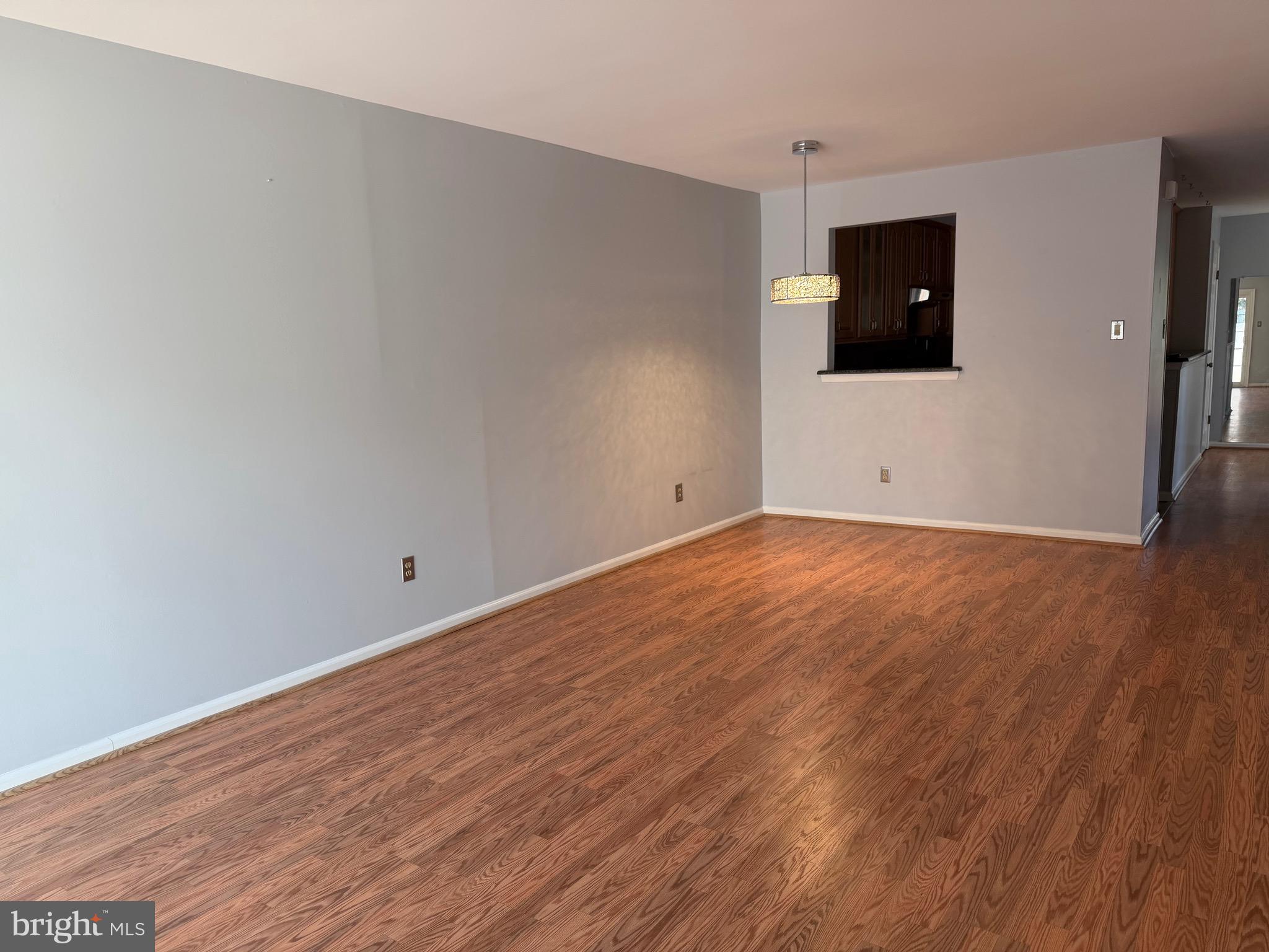 VILLAGE SHIRES - Residential