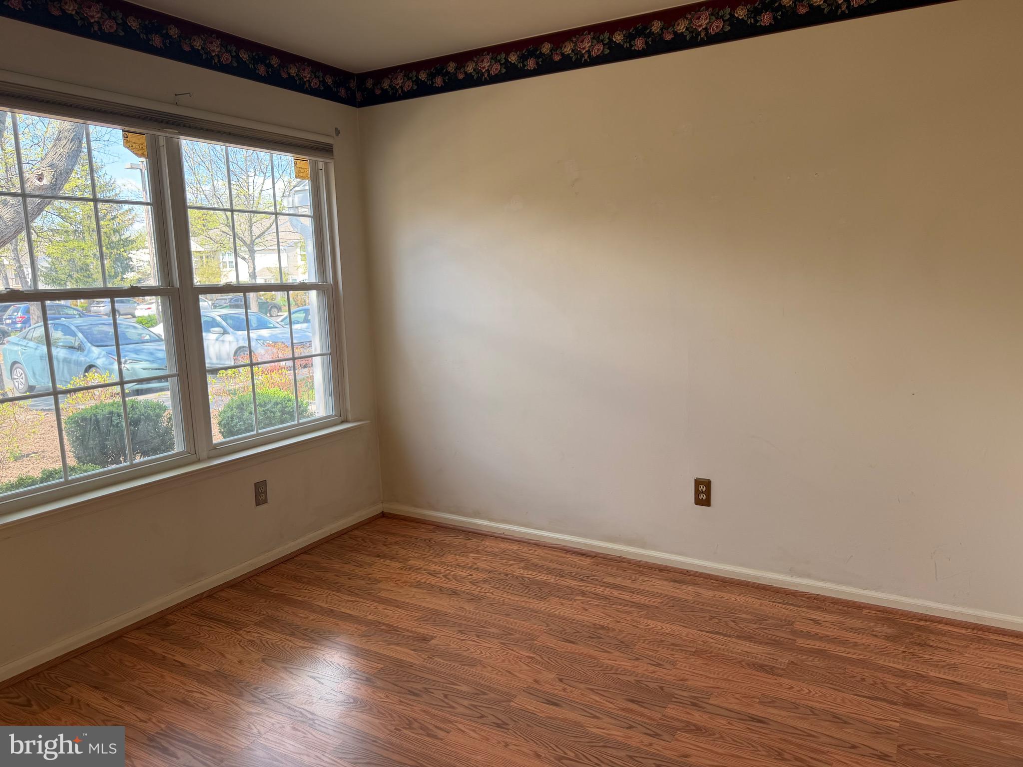 VILLAGE SHIRES - Residential