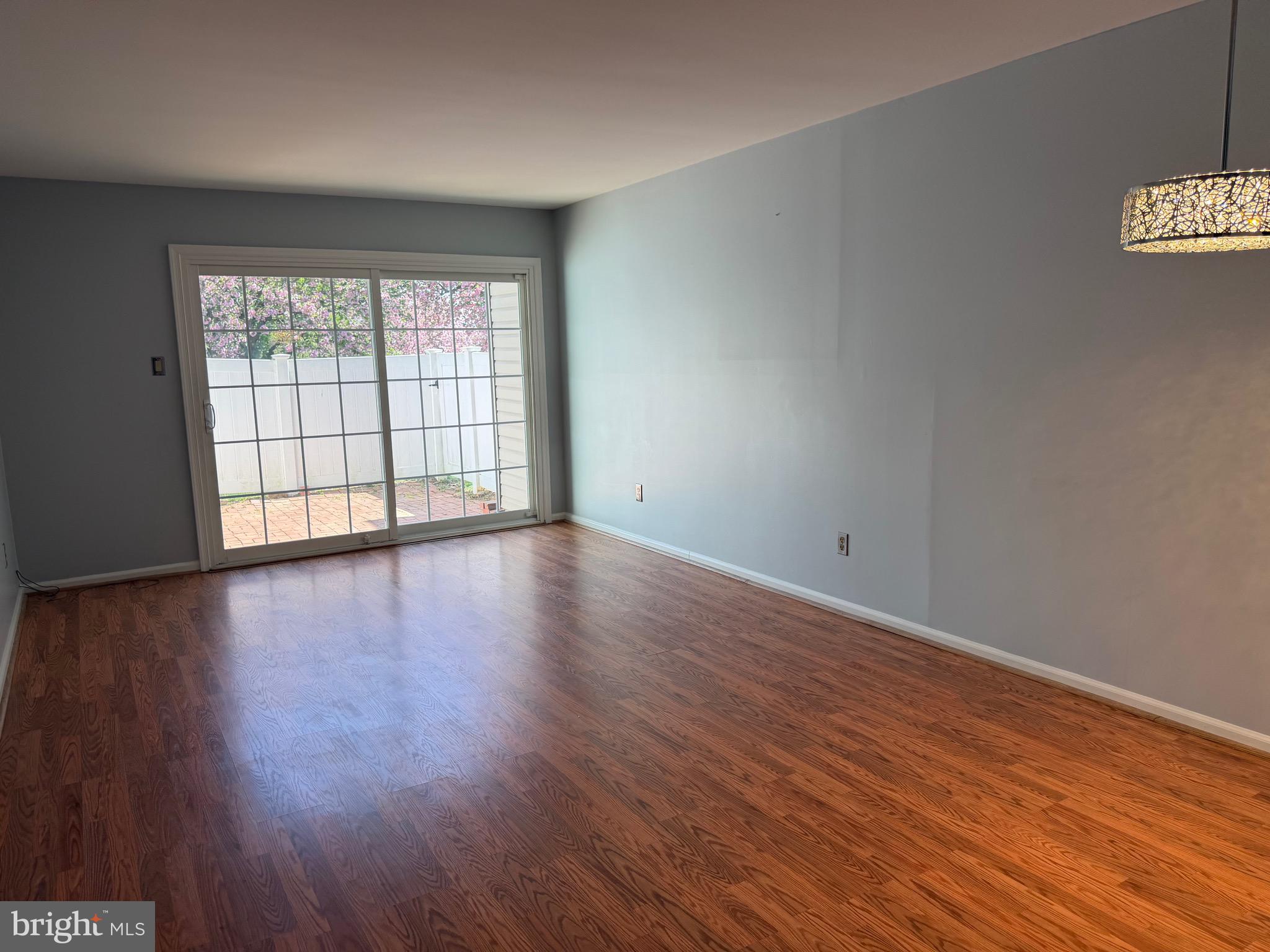 VILLAGE SHIRES - Residential