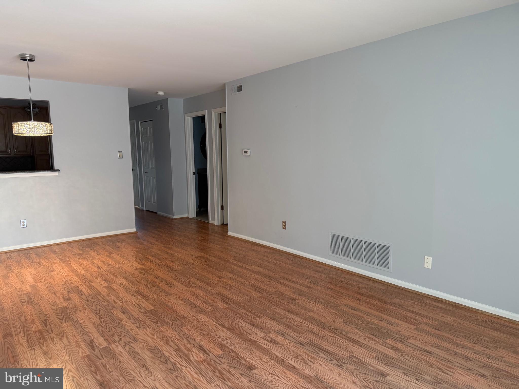 VILLAGE SHIRES - Residential