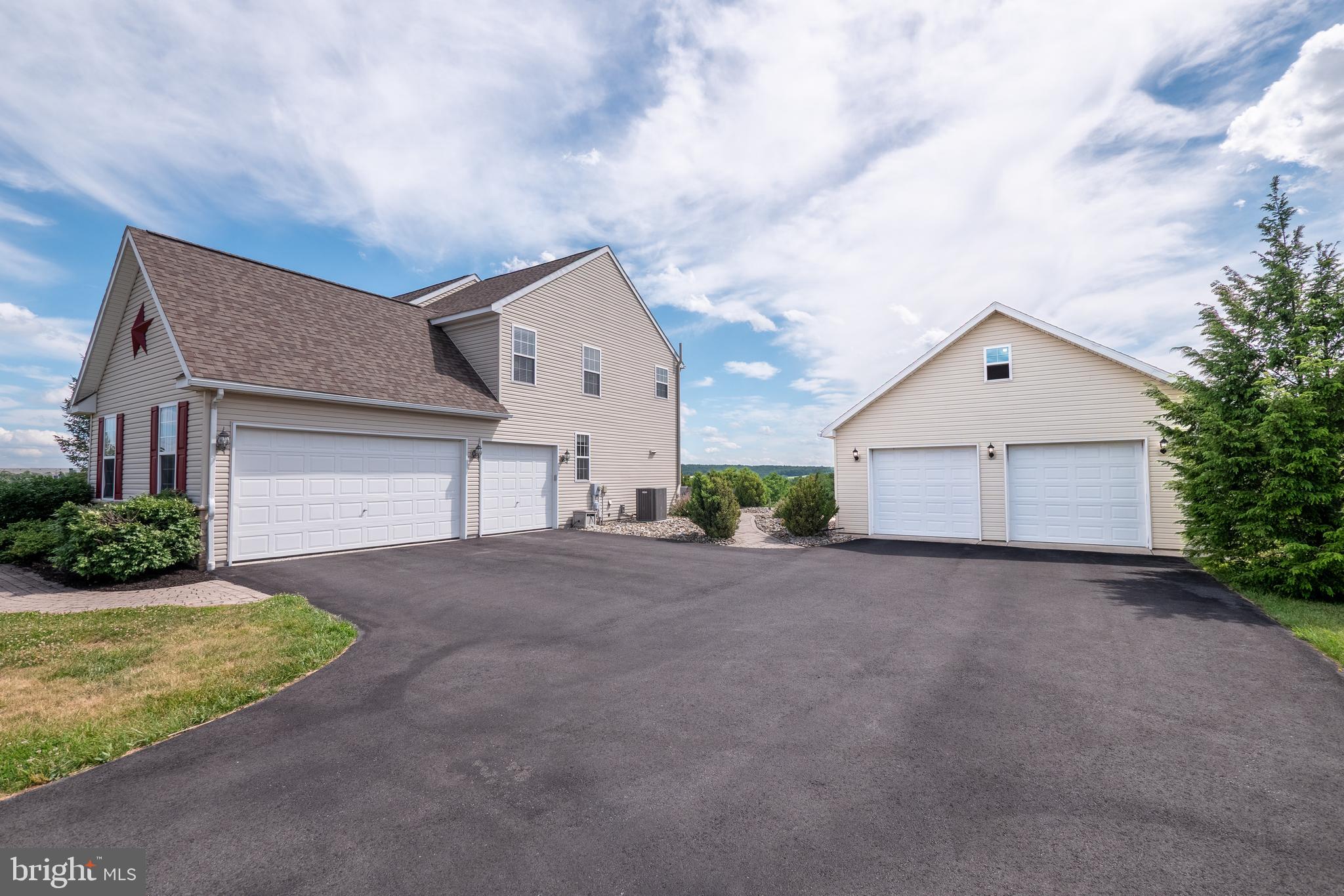2912 SILVER CREEK CIRCLE