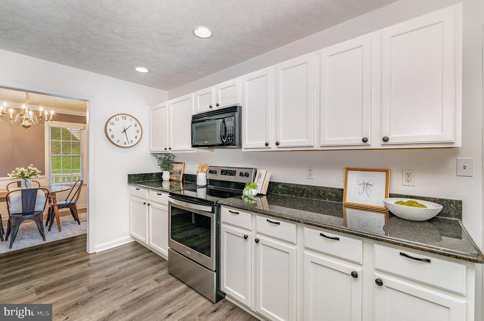 PRESIDENTIAL LAKES - Residential