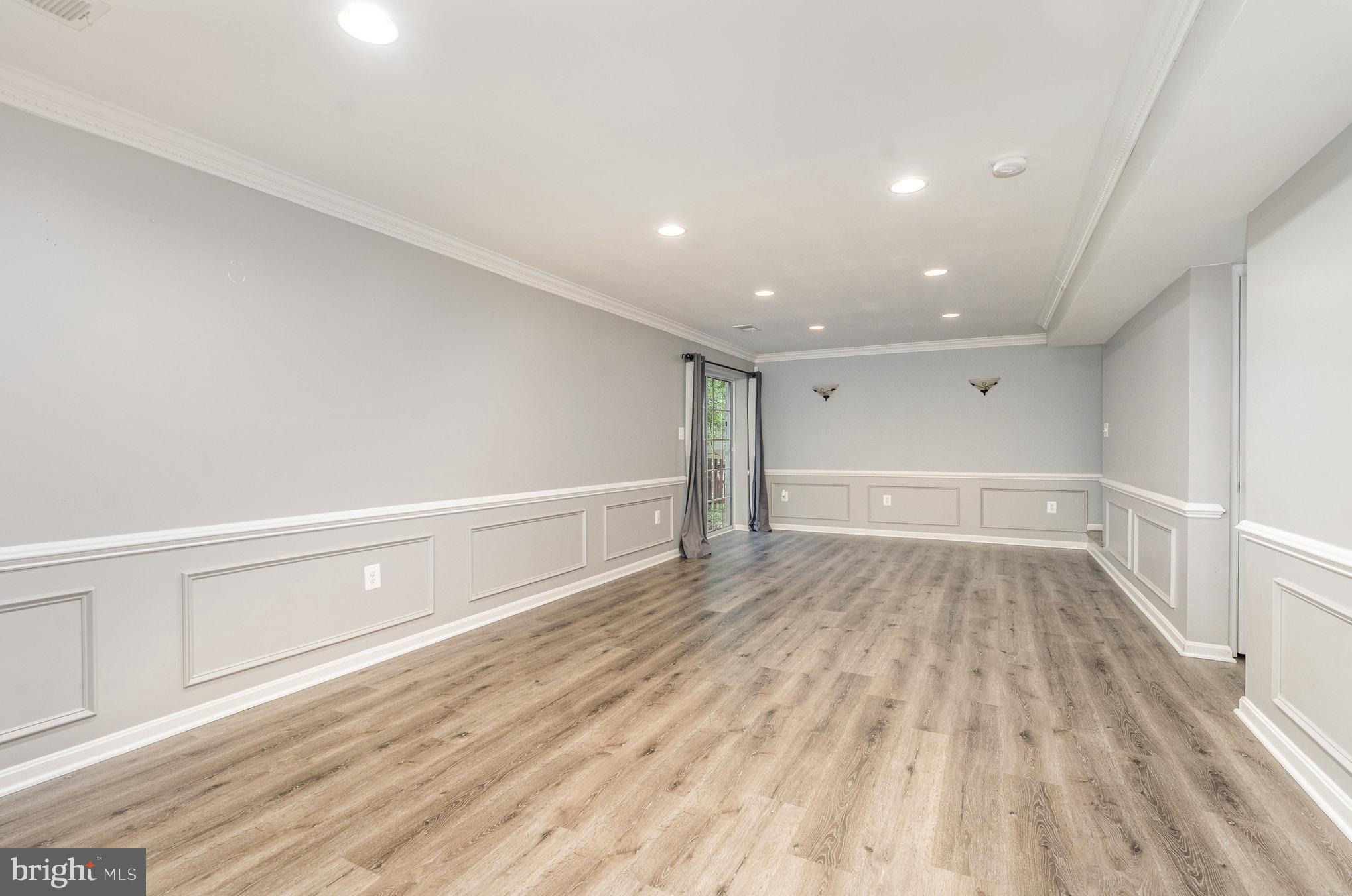 PRESIDENTIAL LAKES - Residential