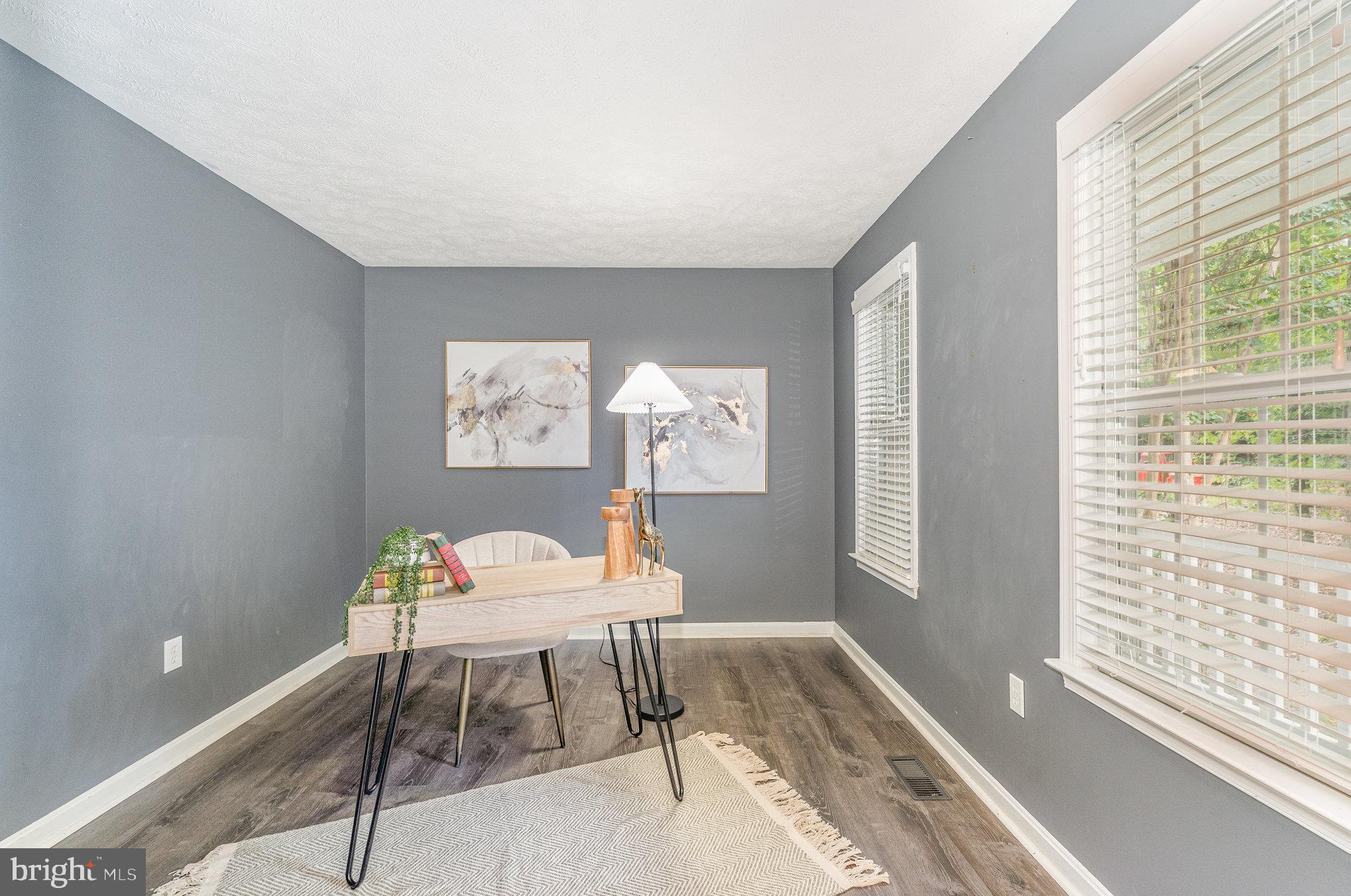 PRESIDENTIAL LAKES - Residential