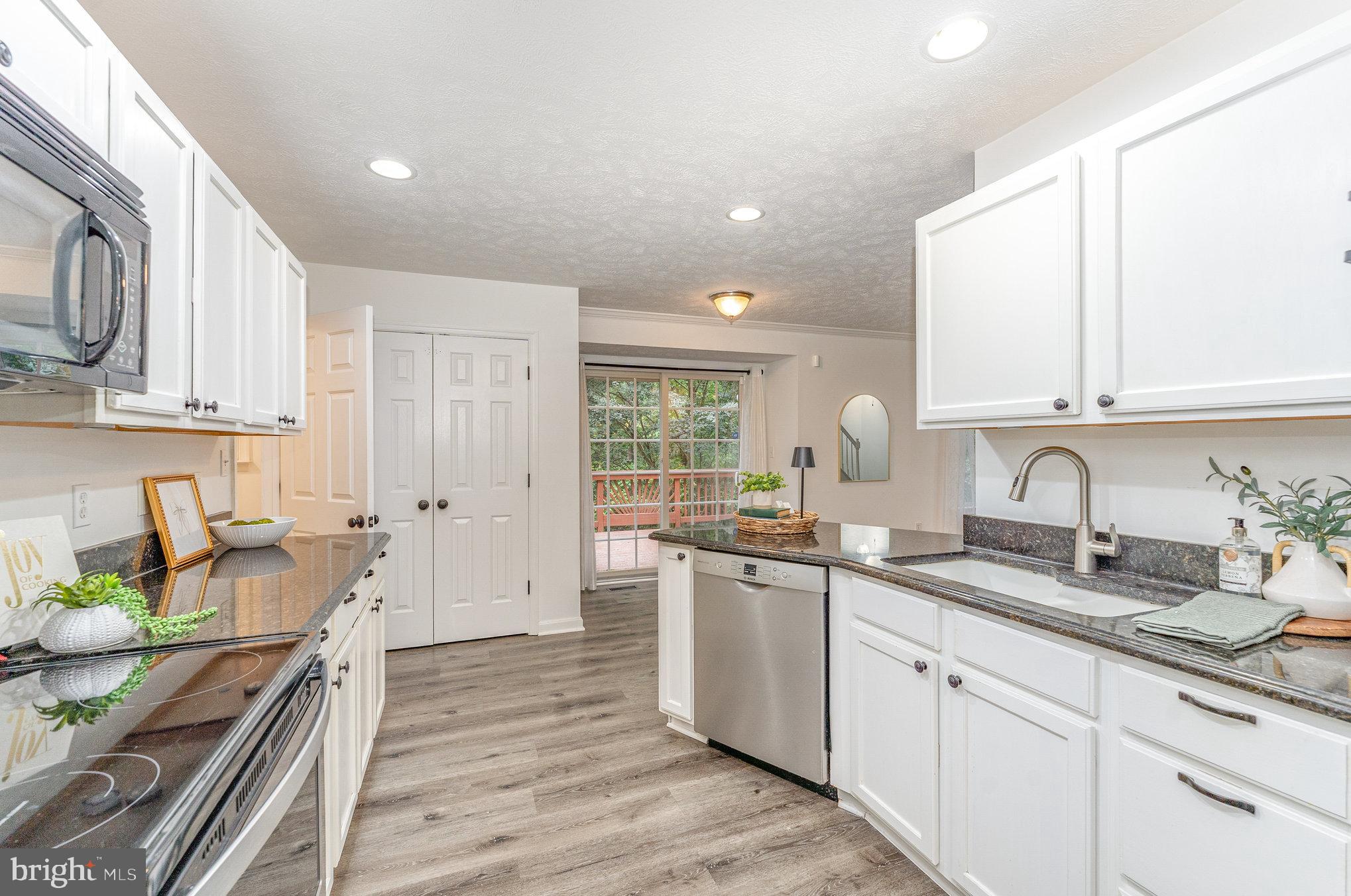 PRESIDENTIAL LAKES - Residential