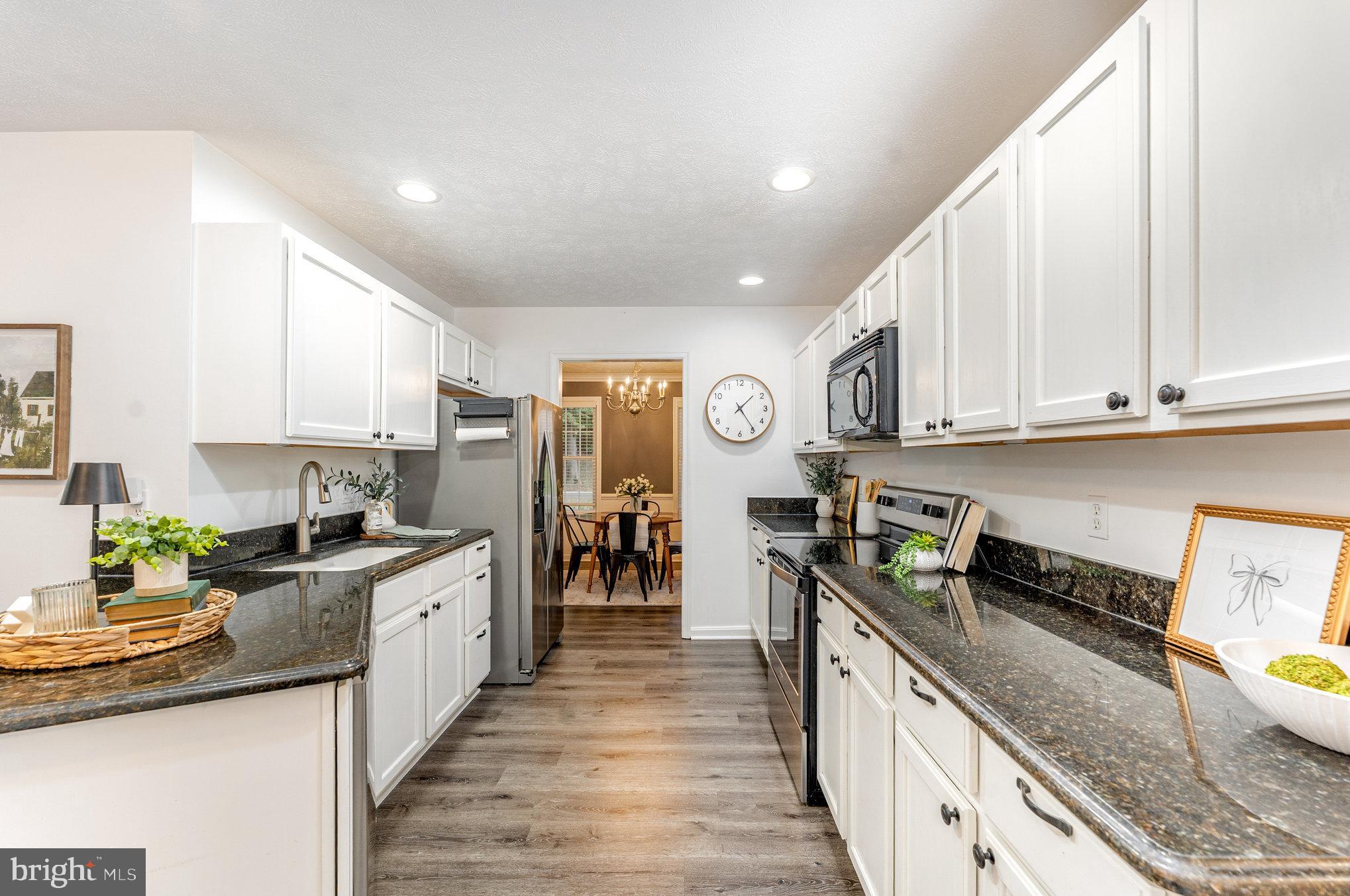 PRESIDENTIAL LAKES - Residential