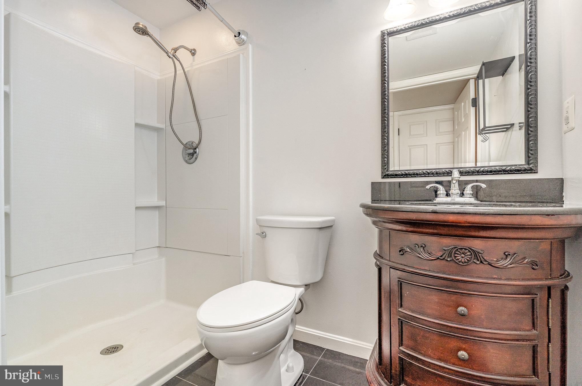 PRESIDENTIAL LAKES - Residential